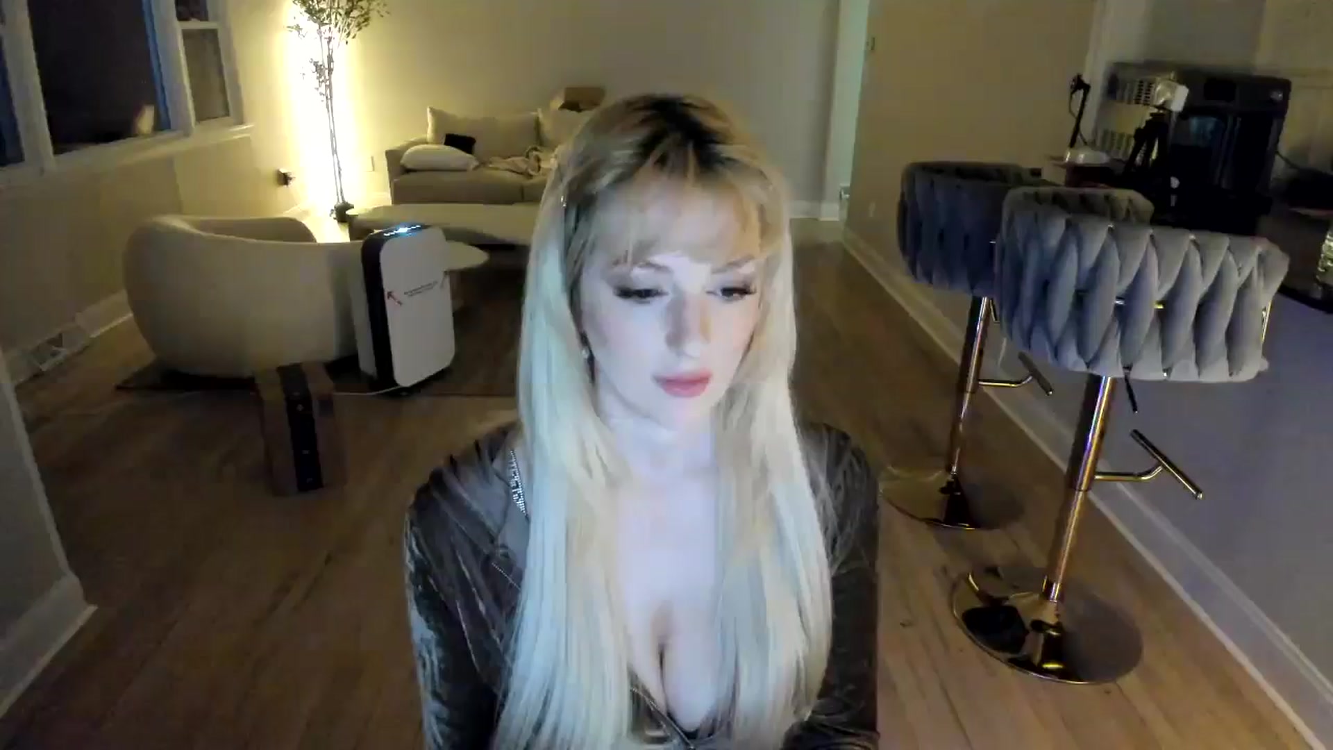 Gallery image thumbnail from Milk_Party's myfreecams stream on, 03/04/2025, 24:56 image 11 of 20
