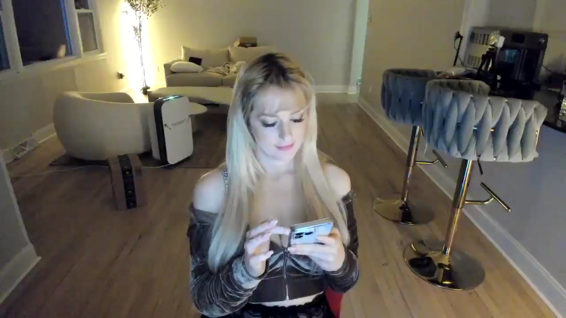 Gallery image thumbnail from Milk_Party's myfreecams stream on, 03/04/2025, 08:06 image 11 of 20