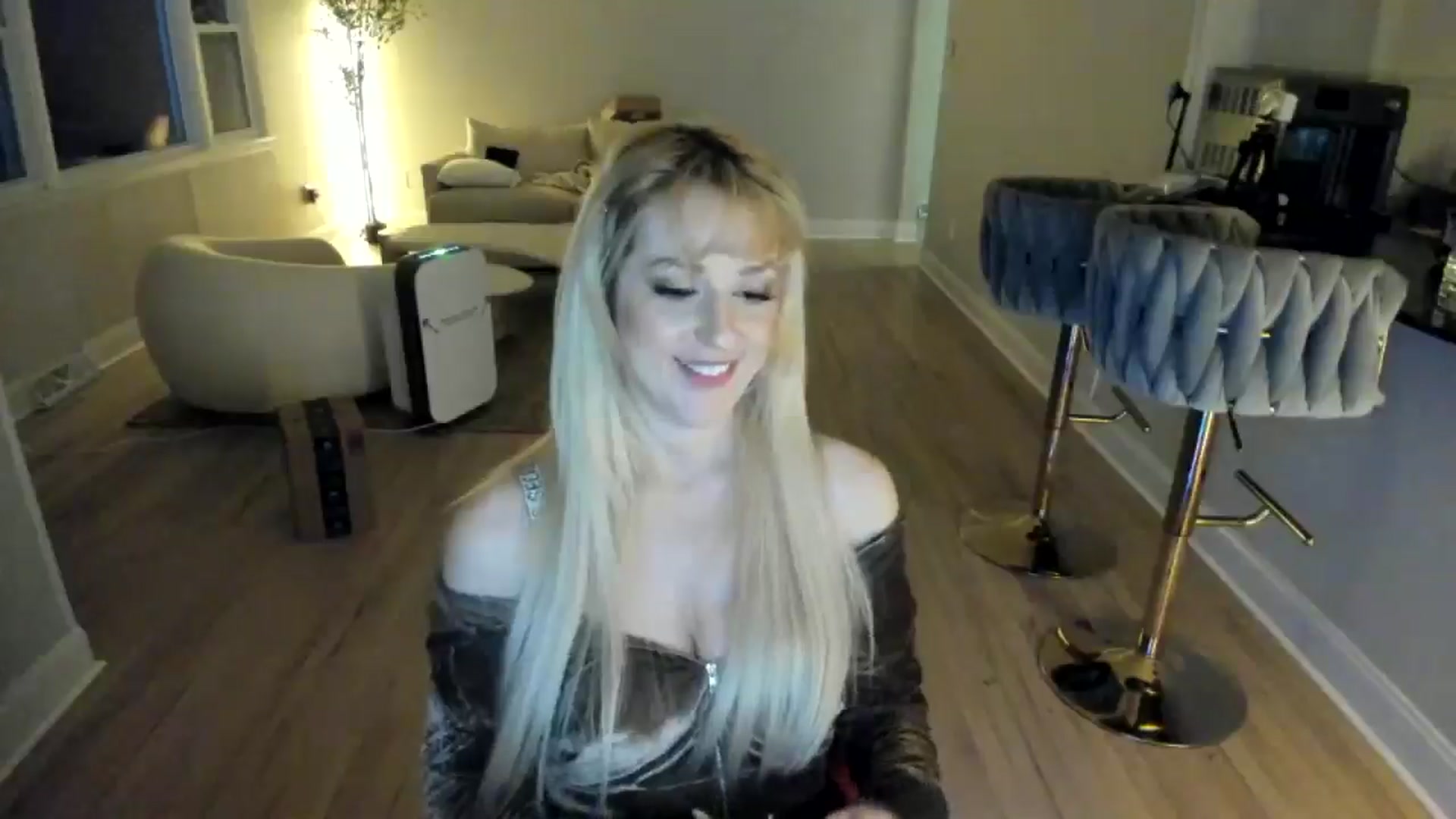 Gallery image thumbnail from Milk_Party's myfreecams stream on, 03/04/2025, 08:06 image 5 of 20