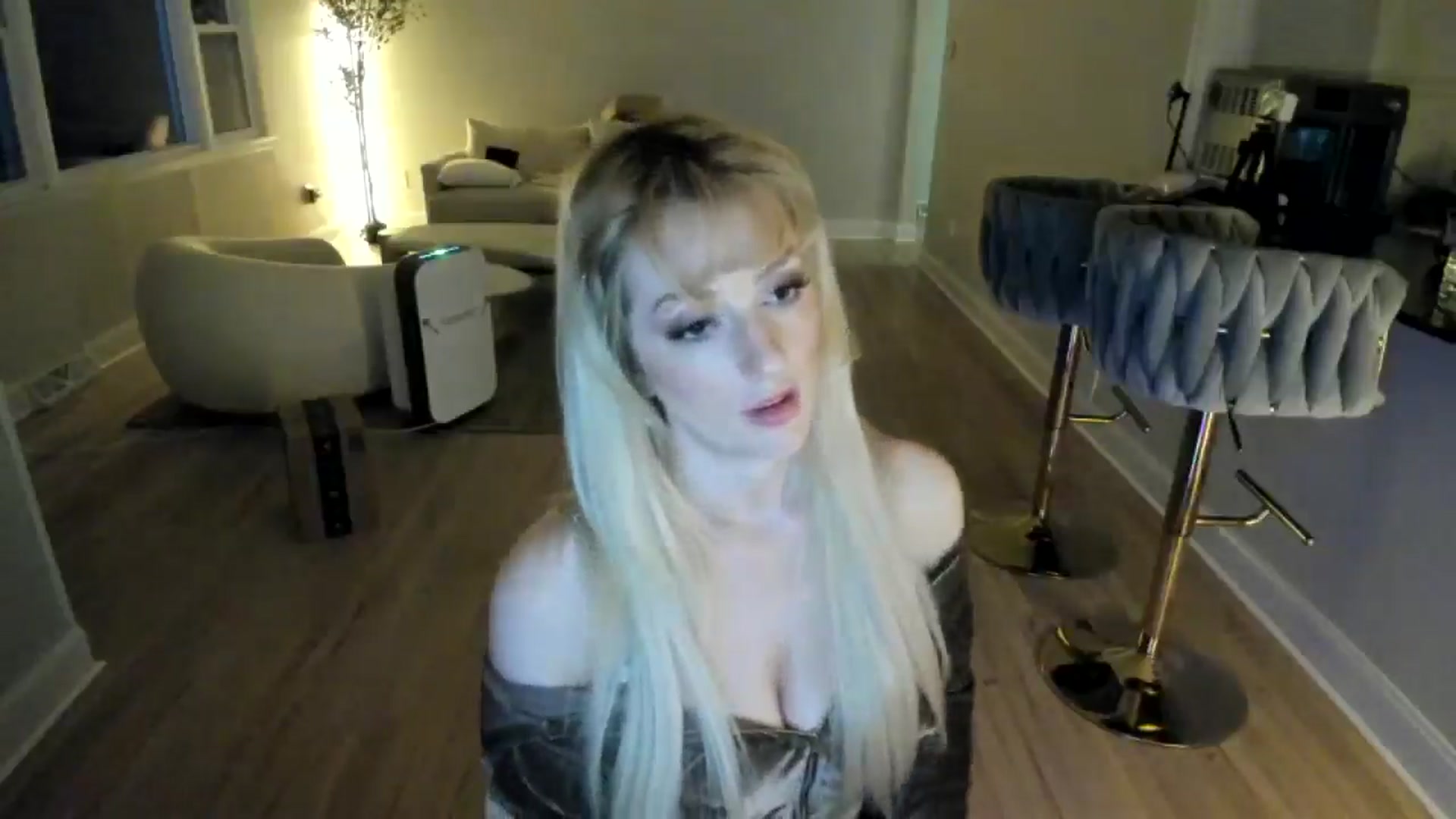 Gallery image thumbnail from Milk_Party's myfreecams stream on, 03/04/2025, 08:06 image 3 of 20
