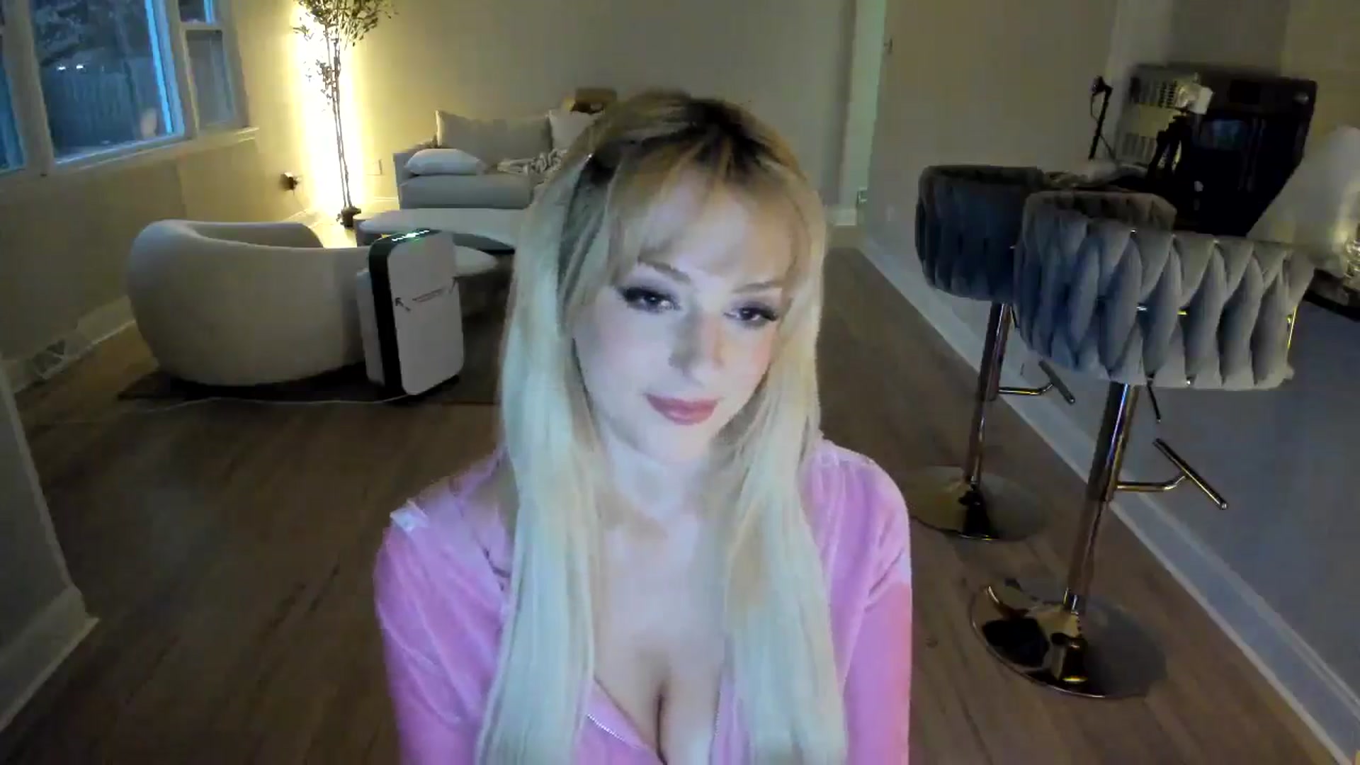 Gallery image thumbnail from Milk_Party's myfreecams stream on, 03/04/2025, 23:21 image 17 of 20