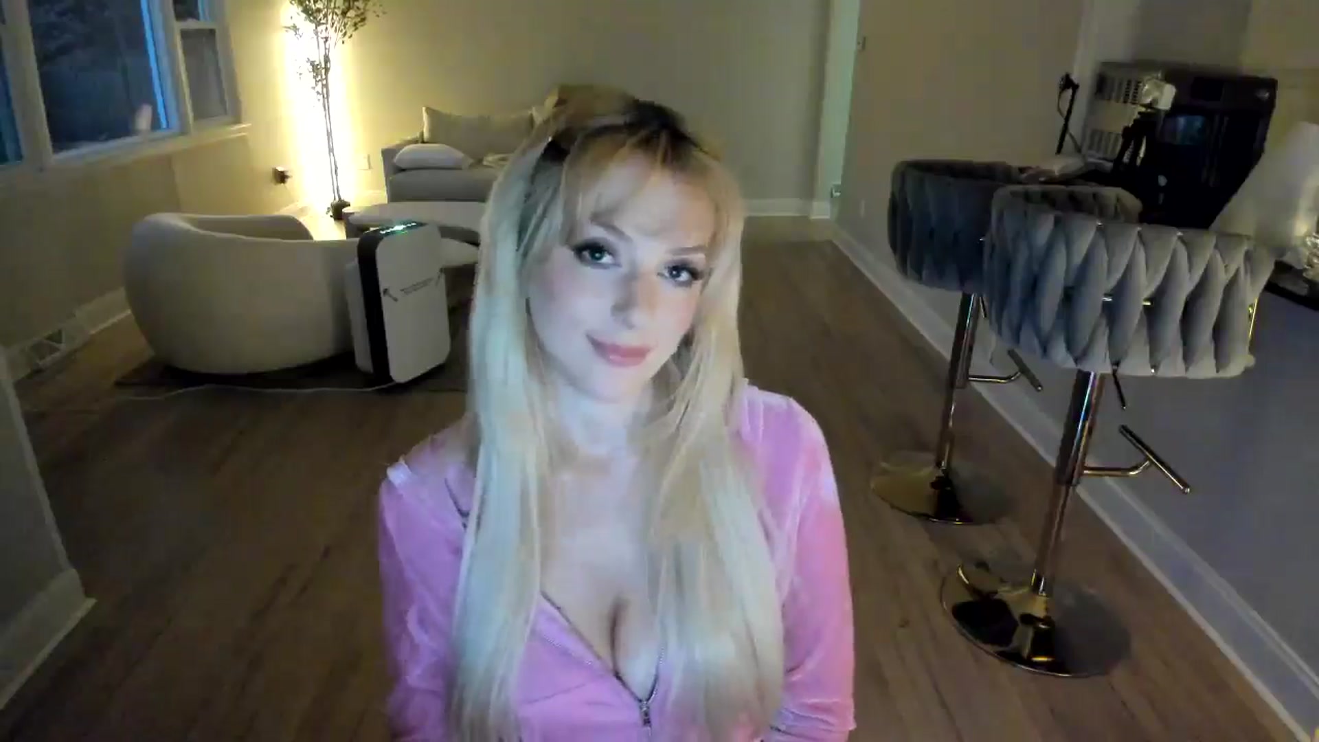 Gallery image thumbnail from Milk_Party's myfreecams stream on, 03/04/2025, 23:21 image 18 of 20