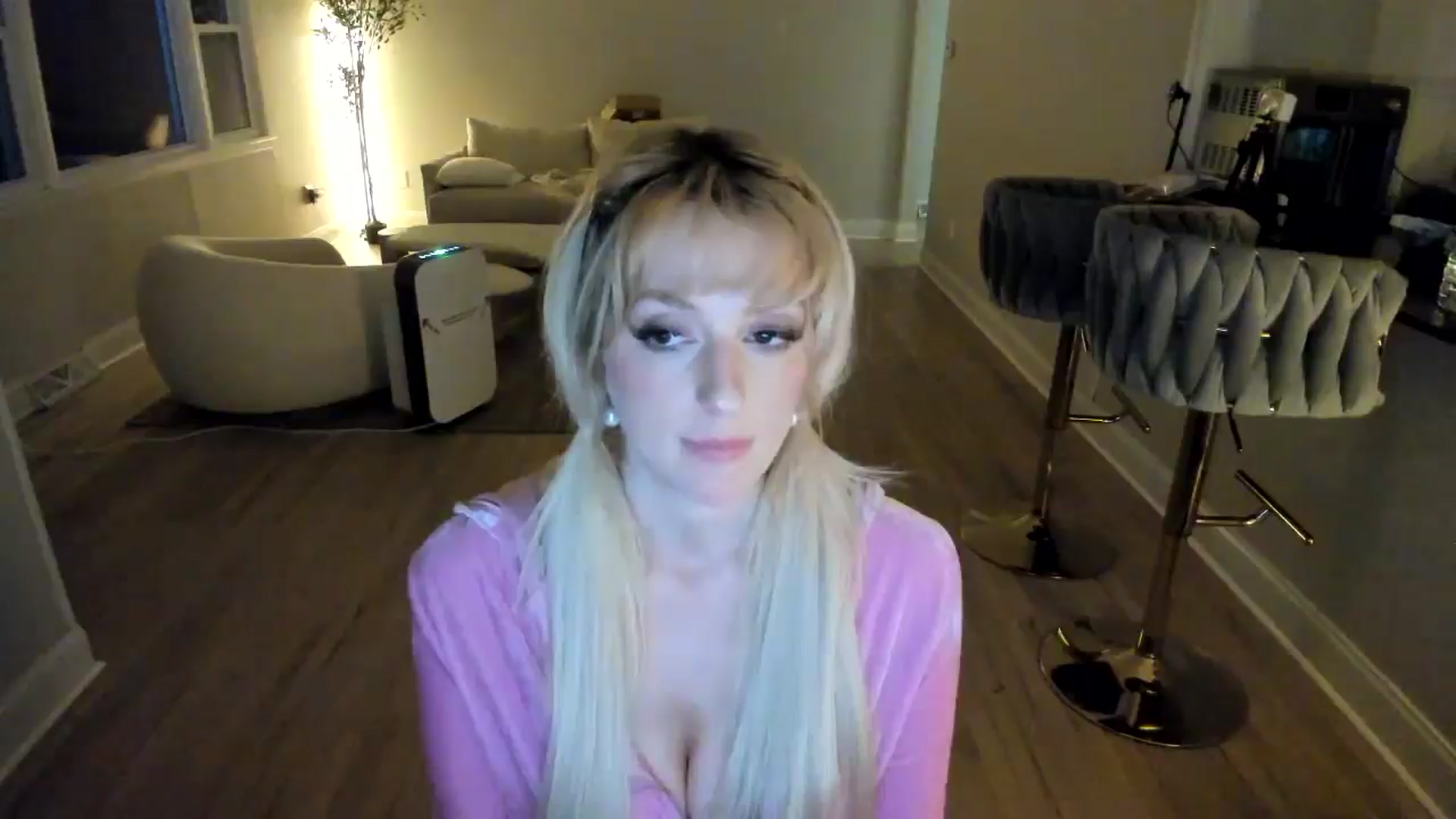 Gallery image thumbnail from Milk_Party's myfreecams stream on, 03/05/2025, 08:59 image 18 of 20