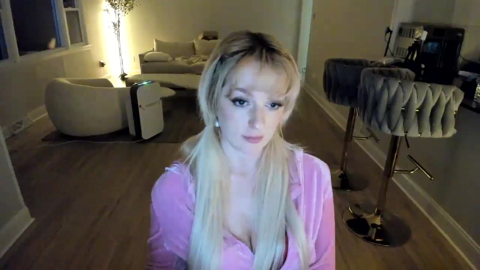 Gallery image thumbnail from Milk_Party's myfreecams stream on, 03/05/2025, 08:59 image 19 of 20