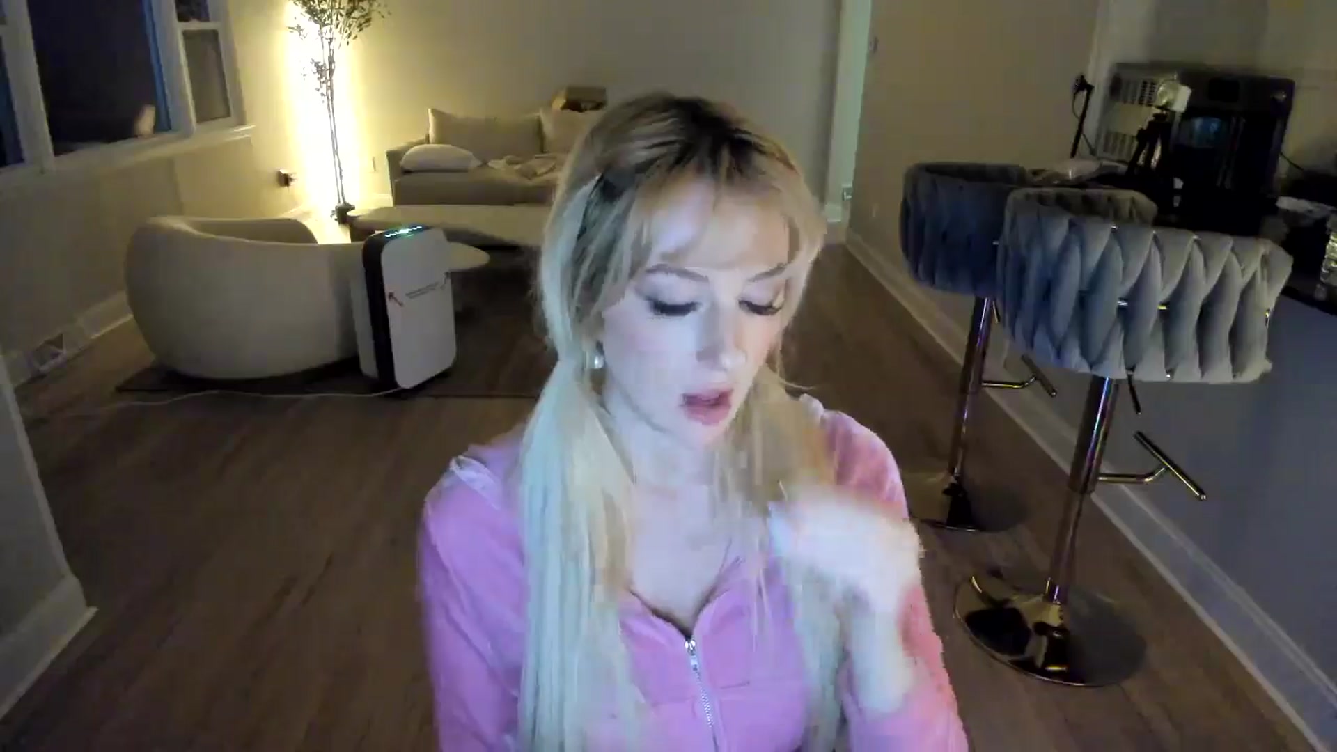 Gallery image thumbnail from Milk_Party's myfreecams stream on, 03/05/2025, 08:59 image 8 of 20