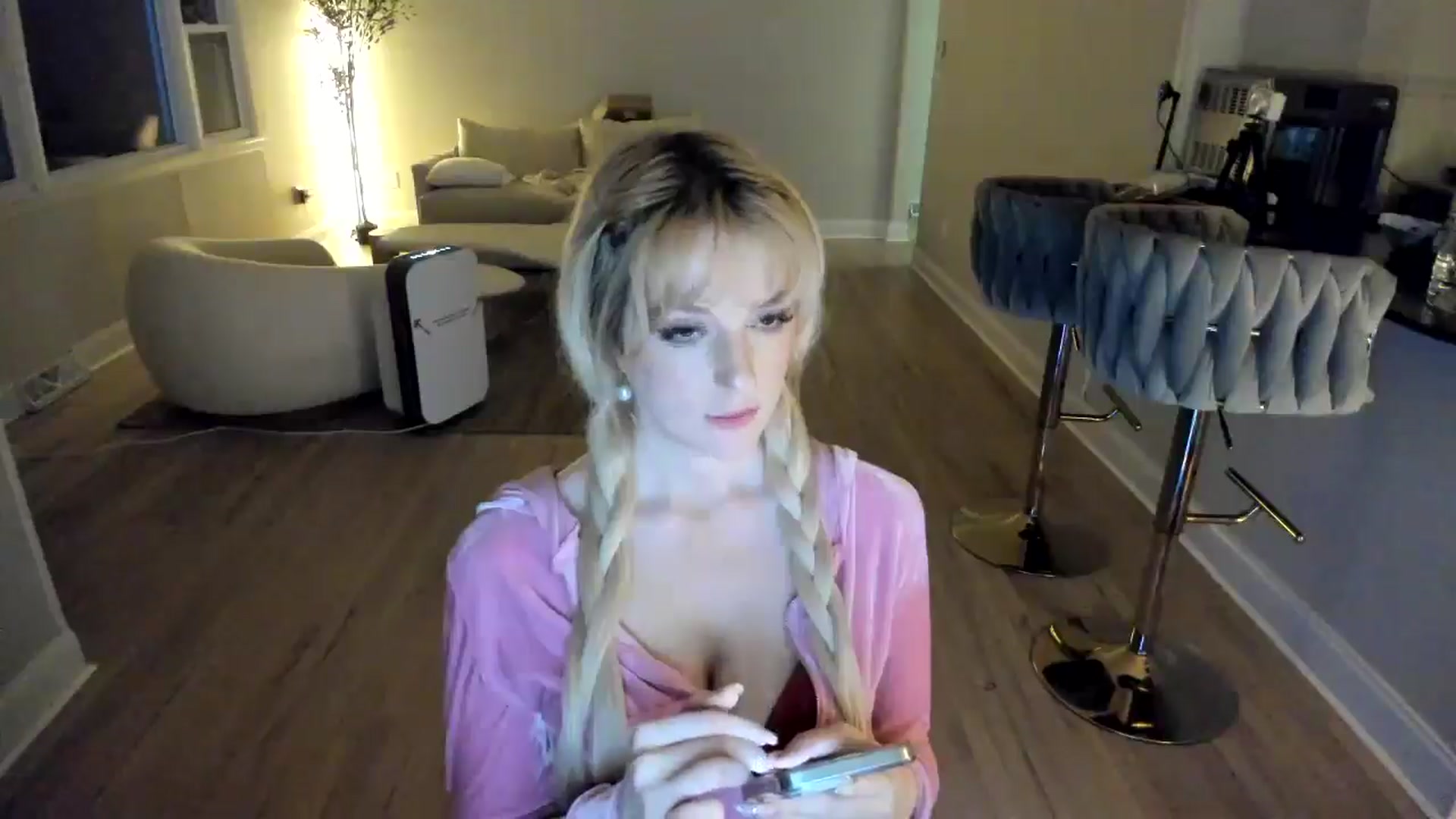 Gallery image thumbnail from Milk_Party's myfreecams stream on, 03/05/2025, 10:08 image 15 of 20