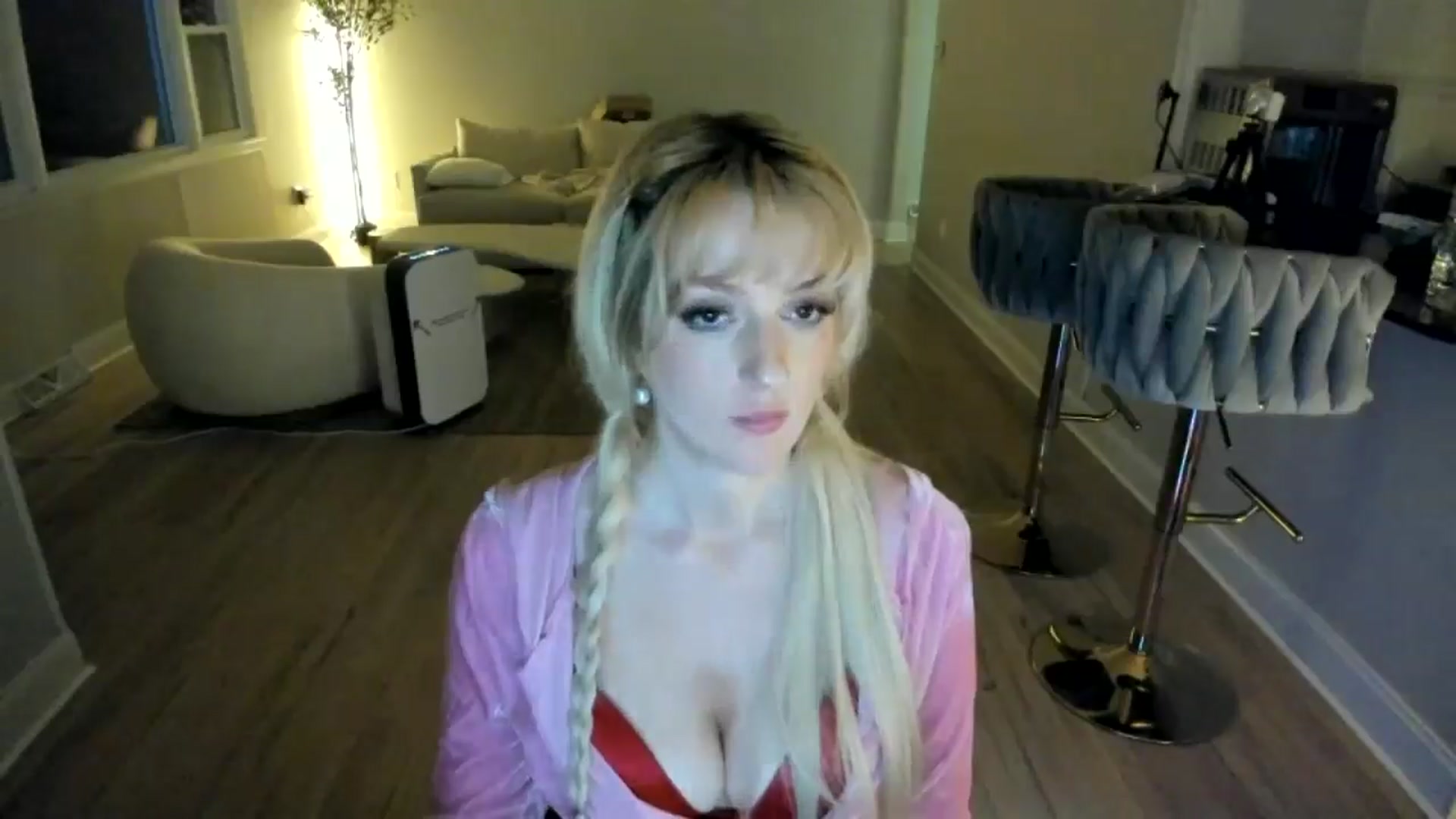 Gallery image thumbnail from Milk_Party's myfreecams stream on, 03/05/2025, 10:52 image 9 of 20
