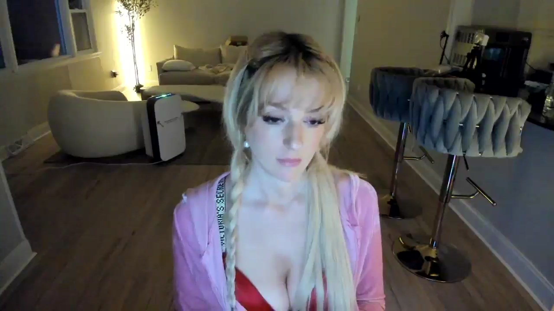 Gallery image thumbnail from Milk_Party's myfreecams stream on, 03/05/2025, 11:11 image 10 of 20