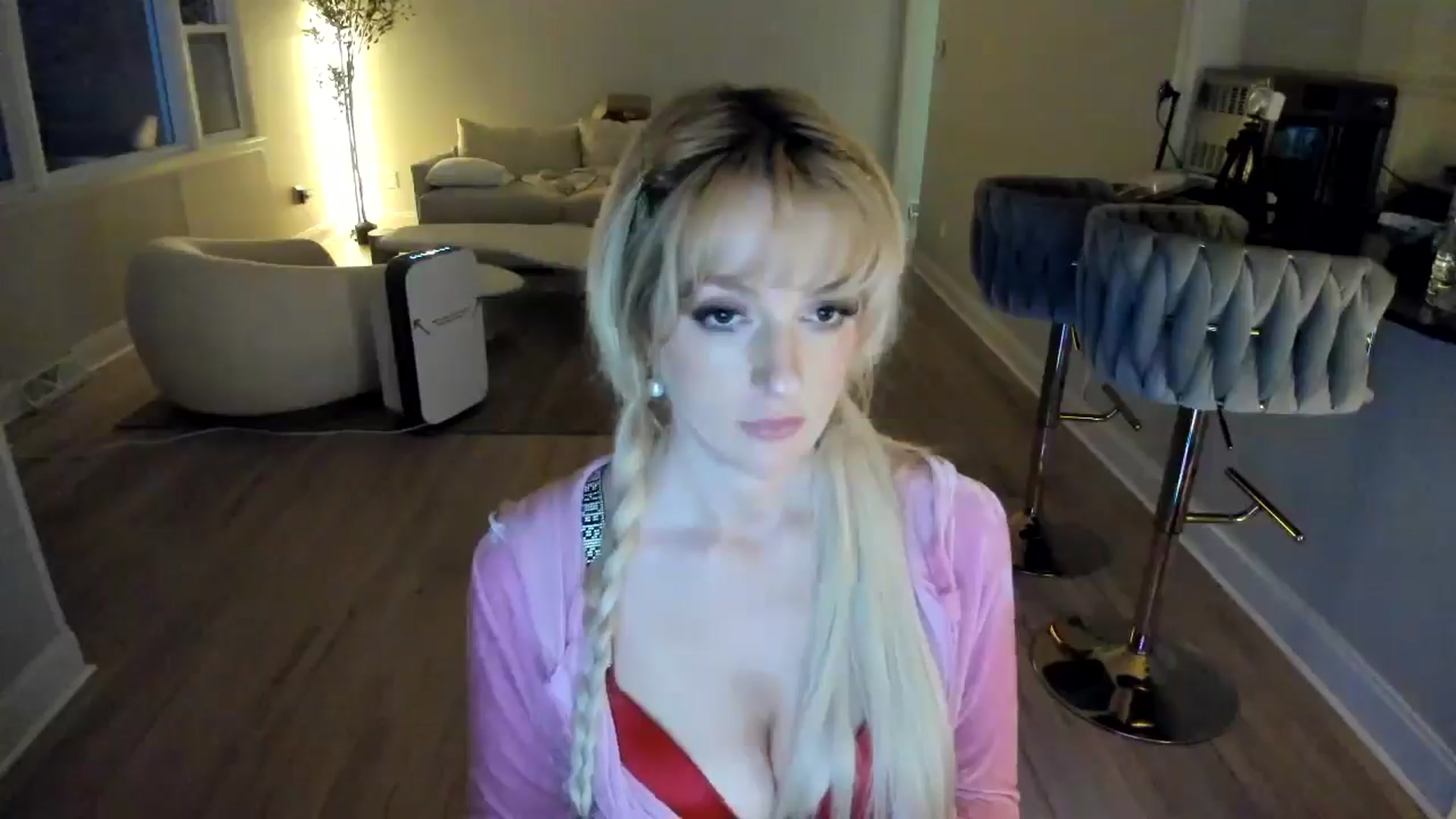 Gallery image thumbnail from Milk_Party's myfreecams stream on, 03/05/2025, 11:11 image 16 of 20