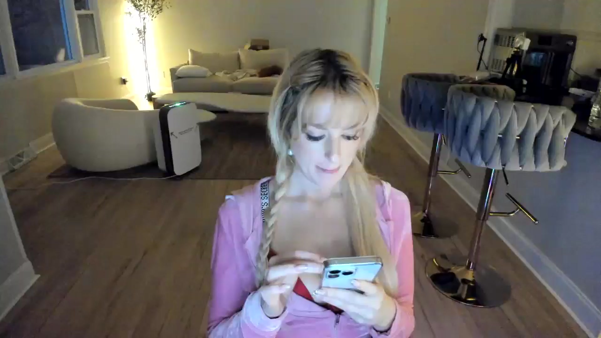Gallery image thumbnail from Milk_Party's myfreecams stream on, 03/05/2025, 11:11 image 18 of 20