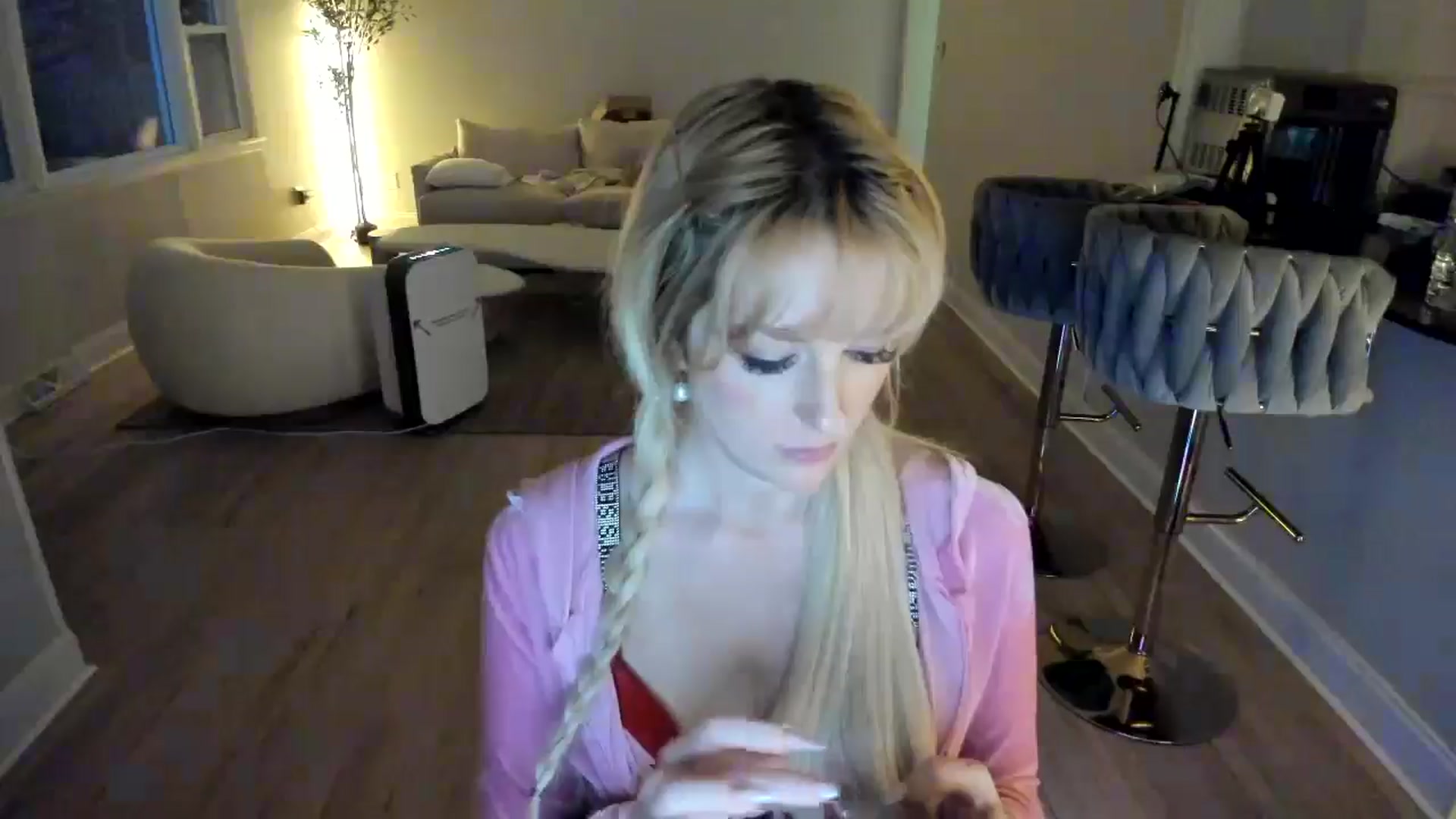 Gallery image thumbnail from Milk_Party's myfreecams stream on, 03/05/2025, 11:11 image 20 of 20
