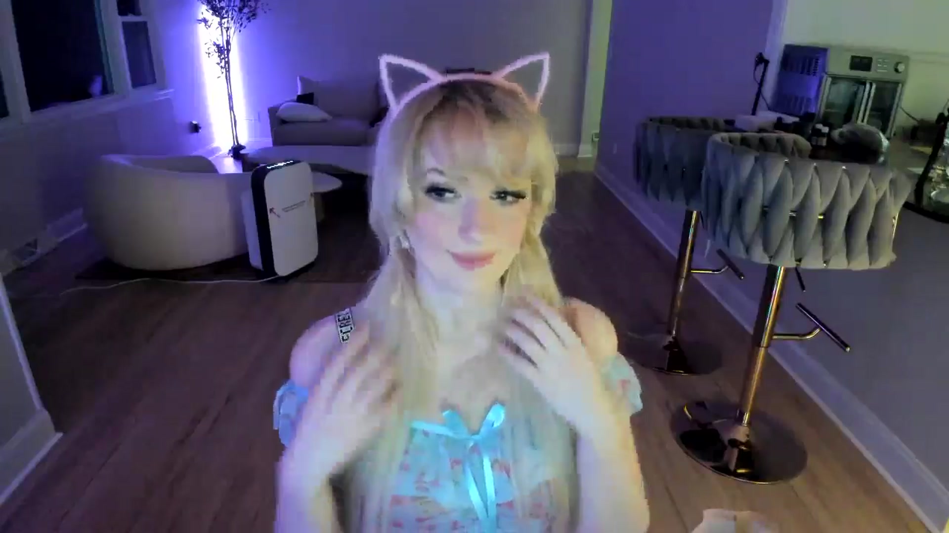 Gallery image thumbnail from Milk_Party's myfreecams stream on, 03/10/2025, 24:48 image 16 of 20
