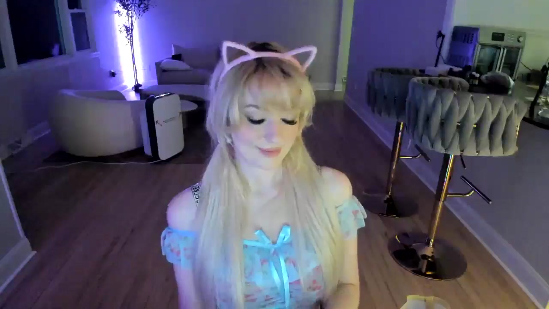 Gallery image thumbnail from Milk_Party's myfreecams stream on, 03/10/2025, 24:48 image 12 of 20