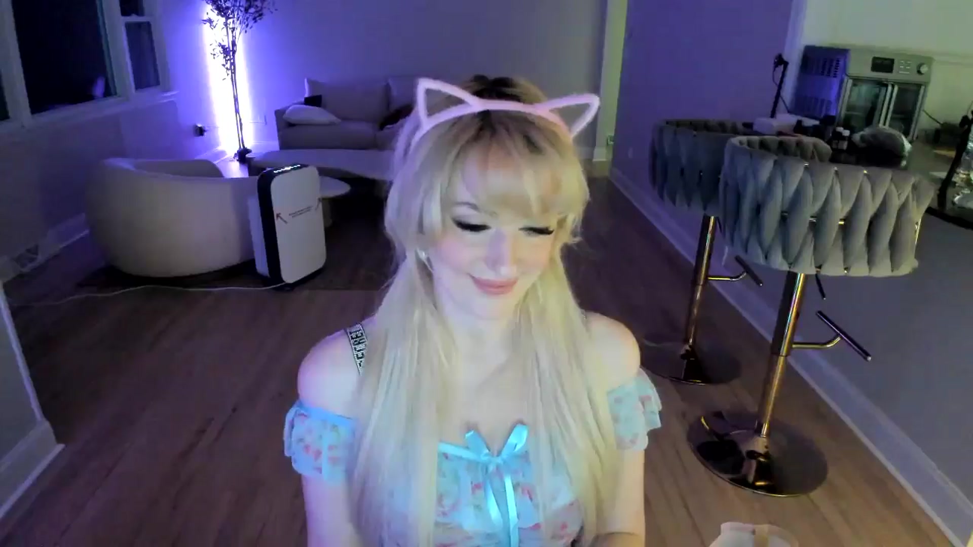Gallery image thumbnail from Milk_Party's myfreecams stream on, 03/10/2025, 24:48 image 13 of 20