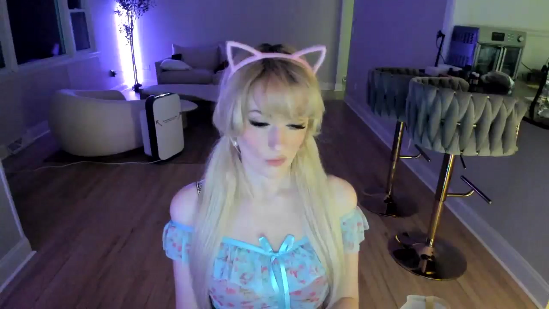 Gallery image thumbnail from Milk_Party's myfreecams stream on, 03/10/2025, 24:48 image 18 of 20