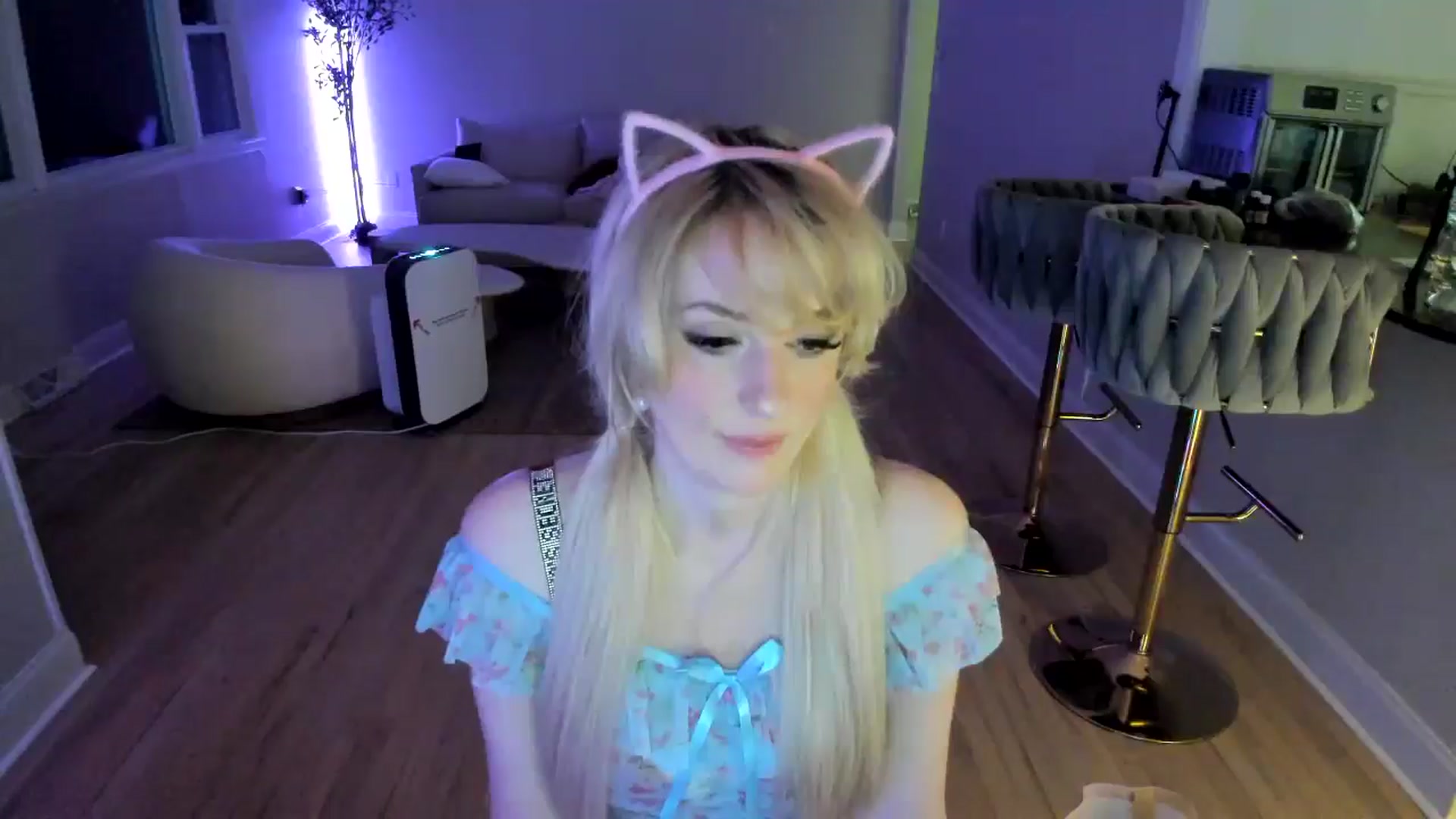Gallery image thumbnail from Milk_Party's myfreecams stream on, 03/10/2025, 02:49 image 17 of 20
