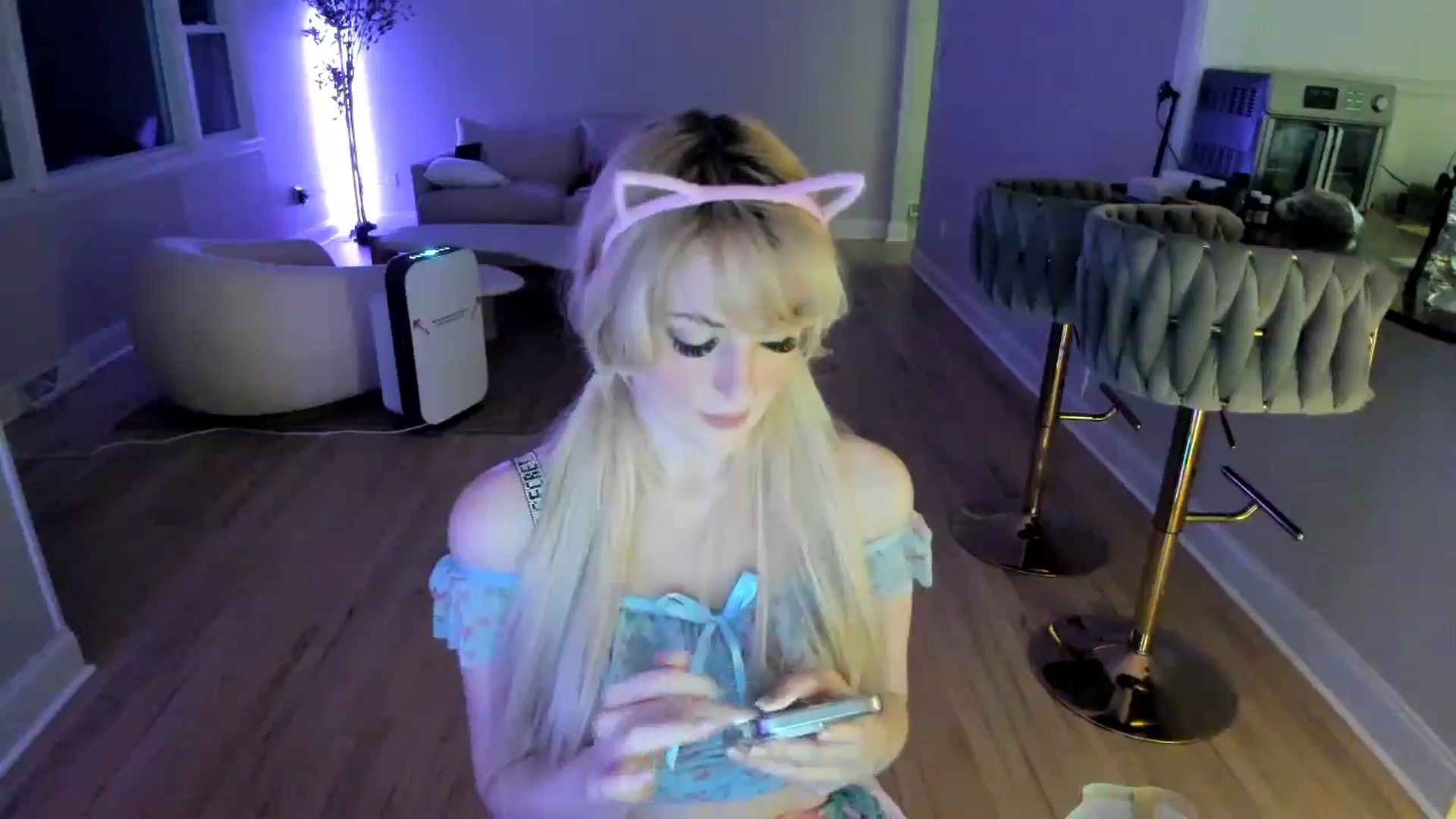 Gallery image thumbnail from Milk_Party's myfreecams stream on, 03/10/2025, 02:49 image 5 of 20