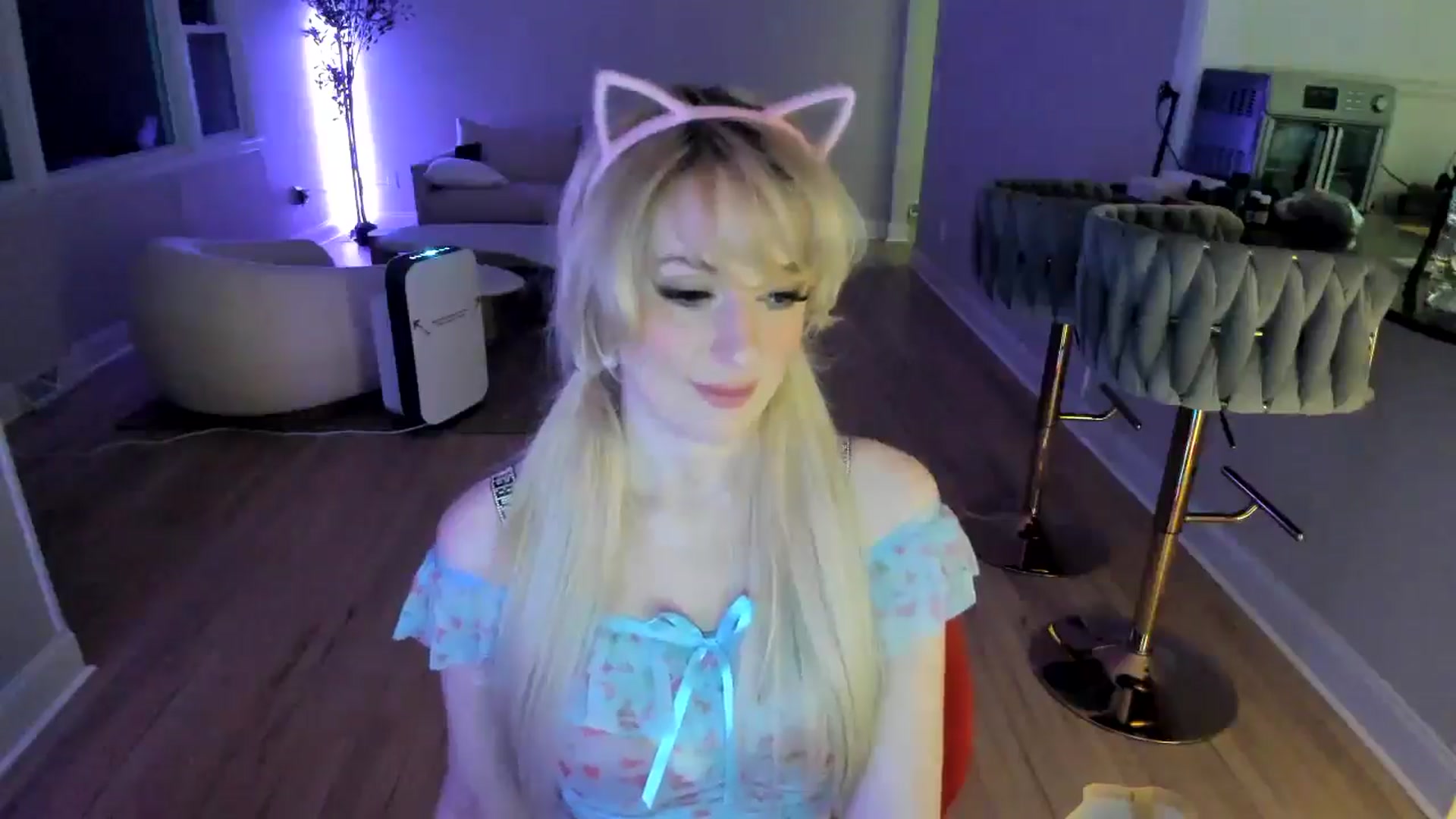 Gallery image thumbnail from Milk_Party's myfreecams stream on, 03/10/2025, 02:49 image 19 of 20