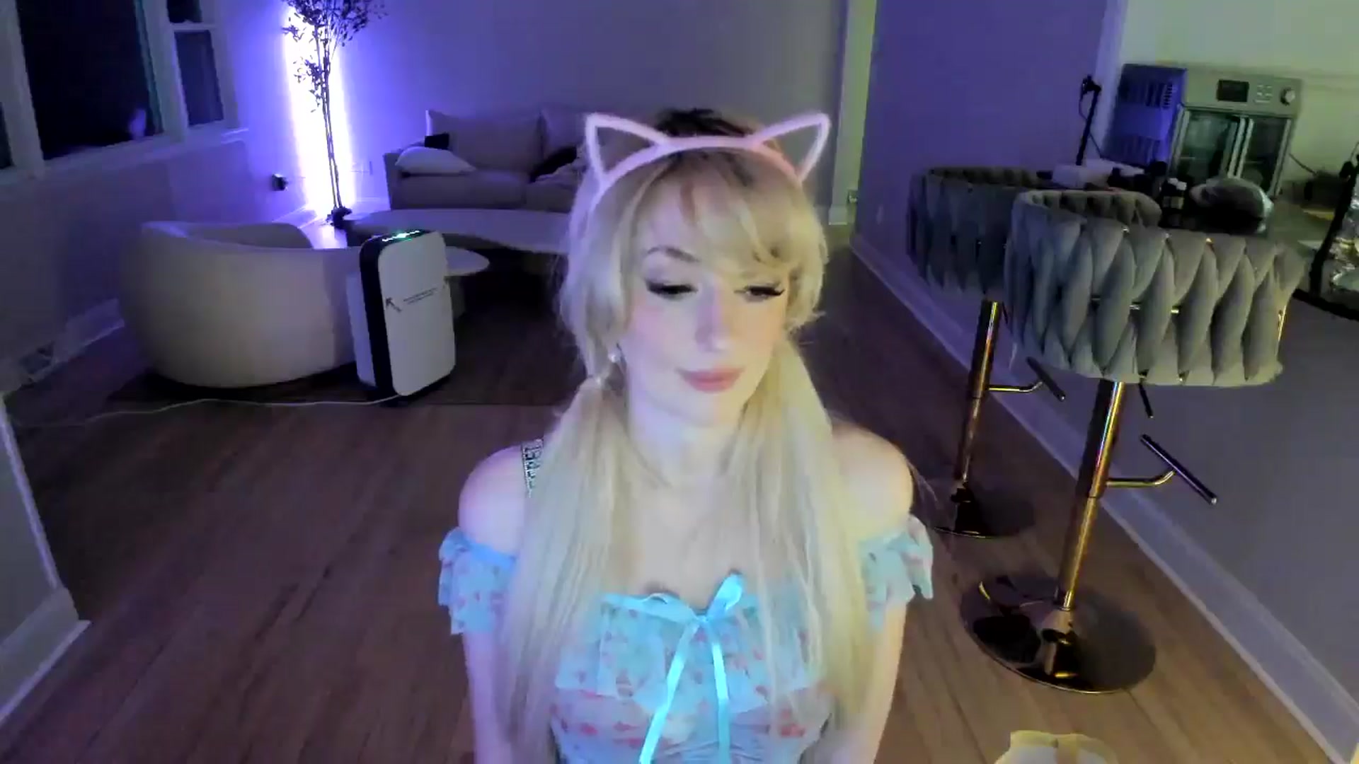 Gallery image thumbnail from Milk_Party's myfreecams stream on, 03/10/2025, 02:49 image 6 of 20