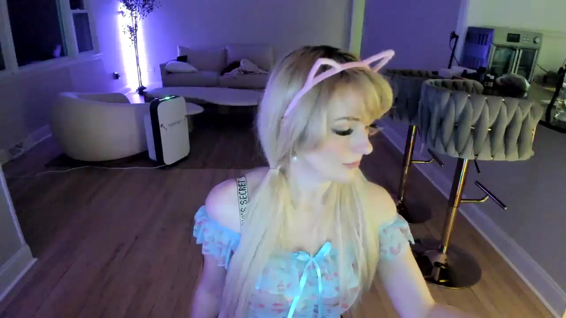 Gallery image thumbnail from Milk_Party's myfreecams stream on, 03/10/2025, 02:49 image 8 of 20