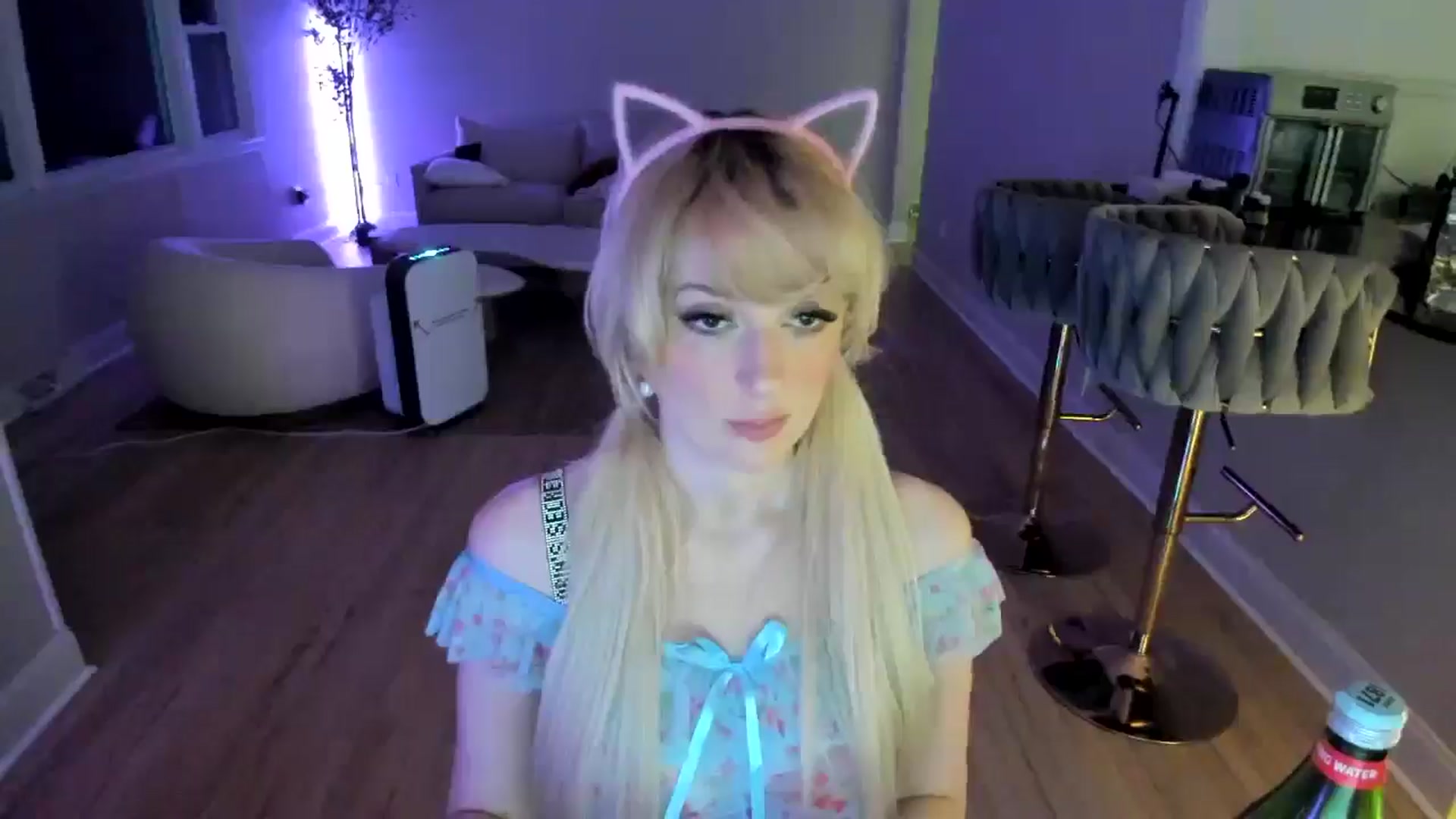 Gallery image thumbnail from Milk_Party's myfreecams stream on, 03/10/2025, 04:18 image 2 of 20