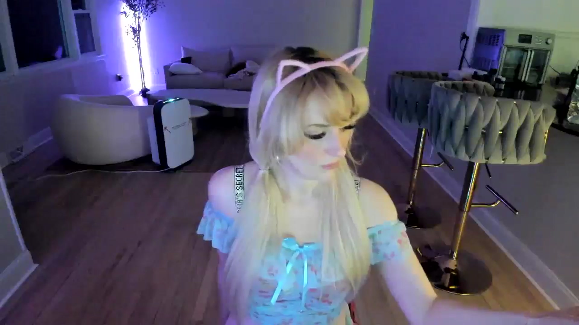 Gallery image thumbnail from Milk_Party's myfreecams stream on, 03/10/2025, 04:18 image 19 of 20