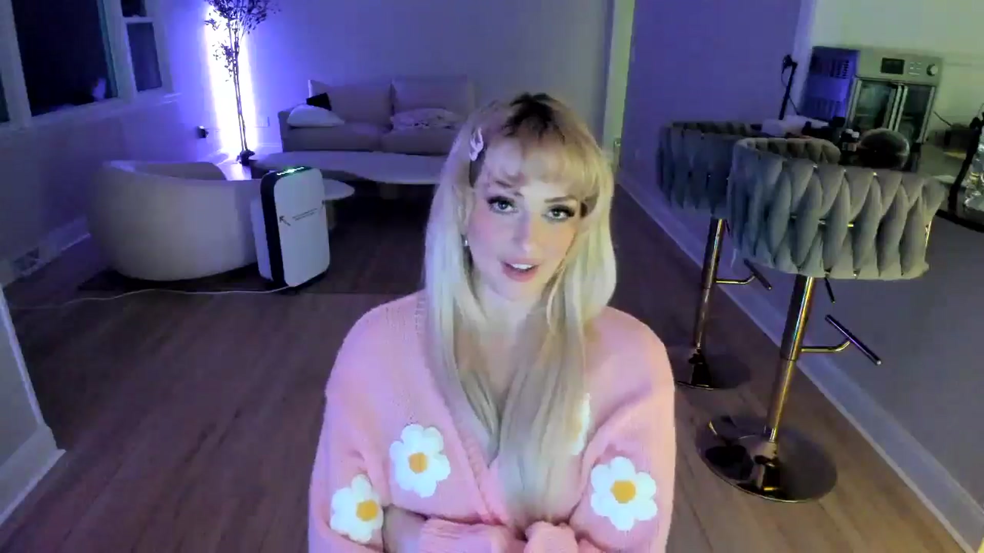 Gallery image thumbnail from Milk_Party's myfreecams stream on, 03/11/2025, 05:33 image 11 of 20
