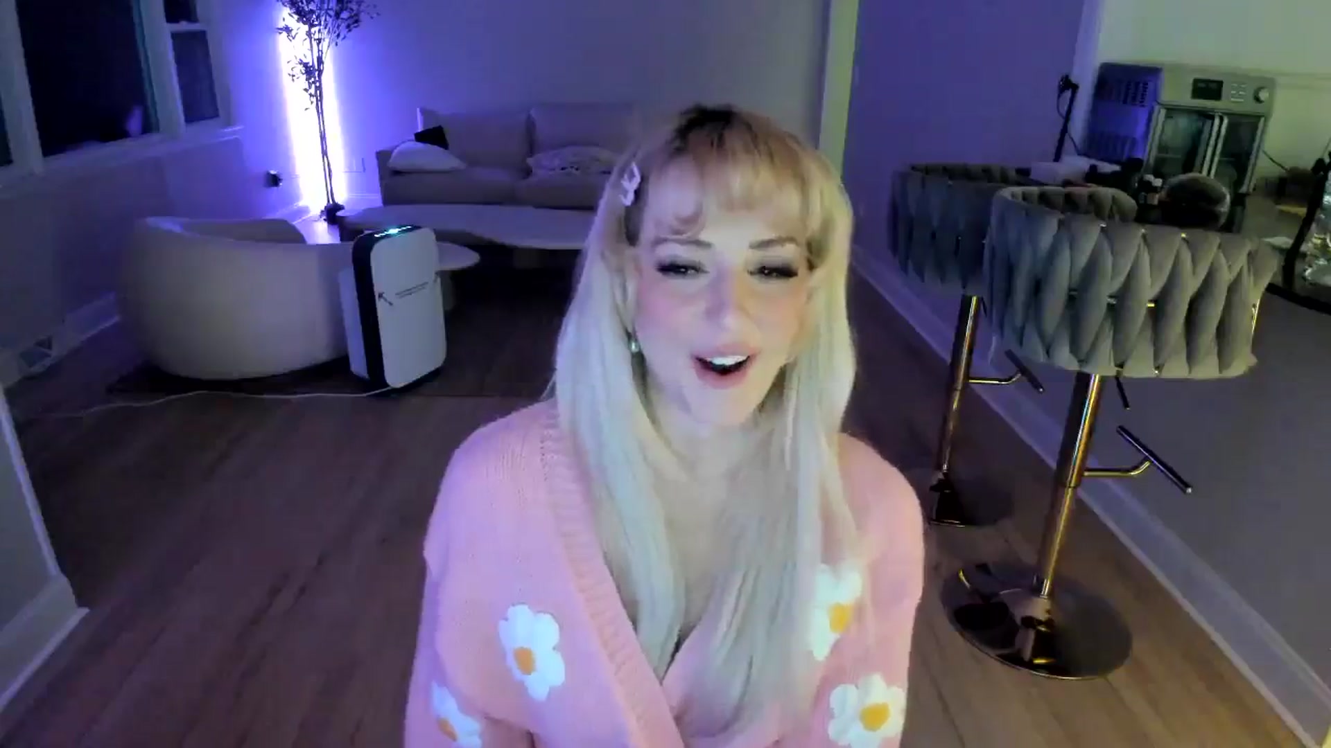 Gallery image thumbnail from Milk_Party's myfreecams stream on, 03/11/2025, 05:33 image 10 of 20