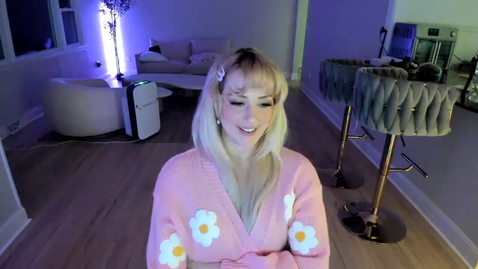 Gallery image thumbnail from Milk_Party's myfreecams stream on, 03/11/2025, 05:33 image 9 of 20