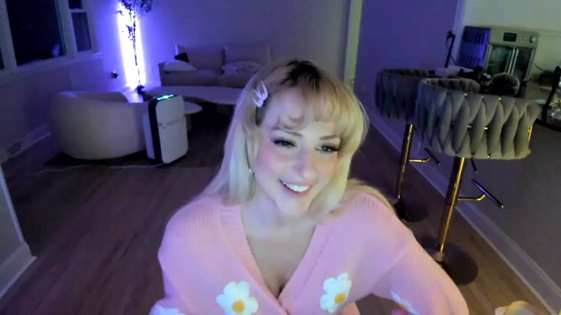 Gallery image thumbnail from Milk_Party's myfreecams stream on, 03/11/2025, 06:31 image 10 of 20