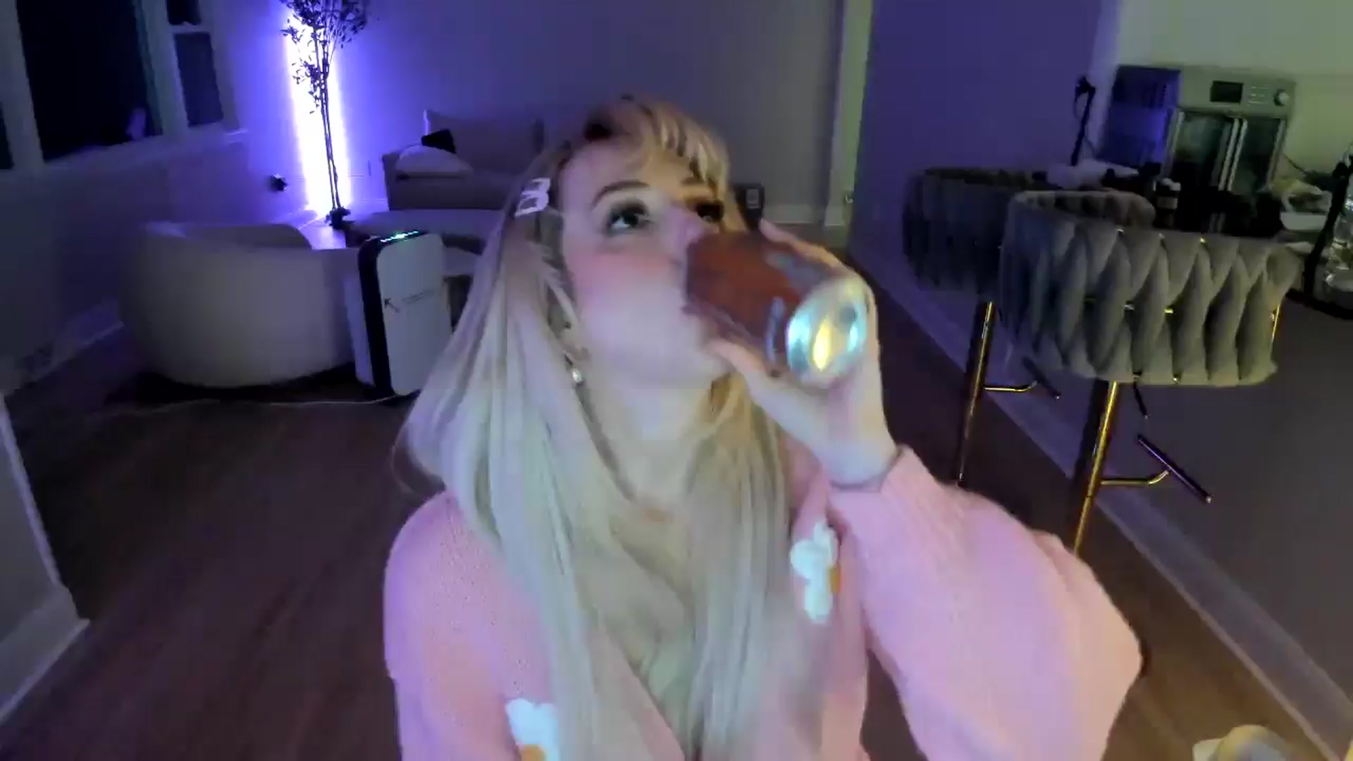 Gallery image thumbnail from Milk_Party's myfreecams stream on, 03/11/2025, 07:33 image 1 of 20
