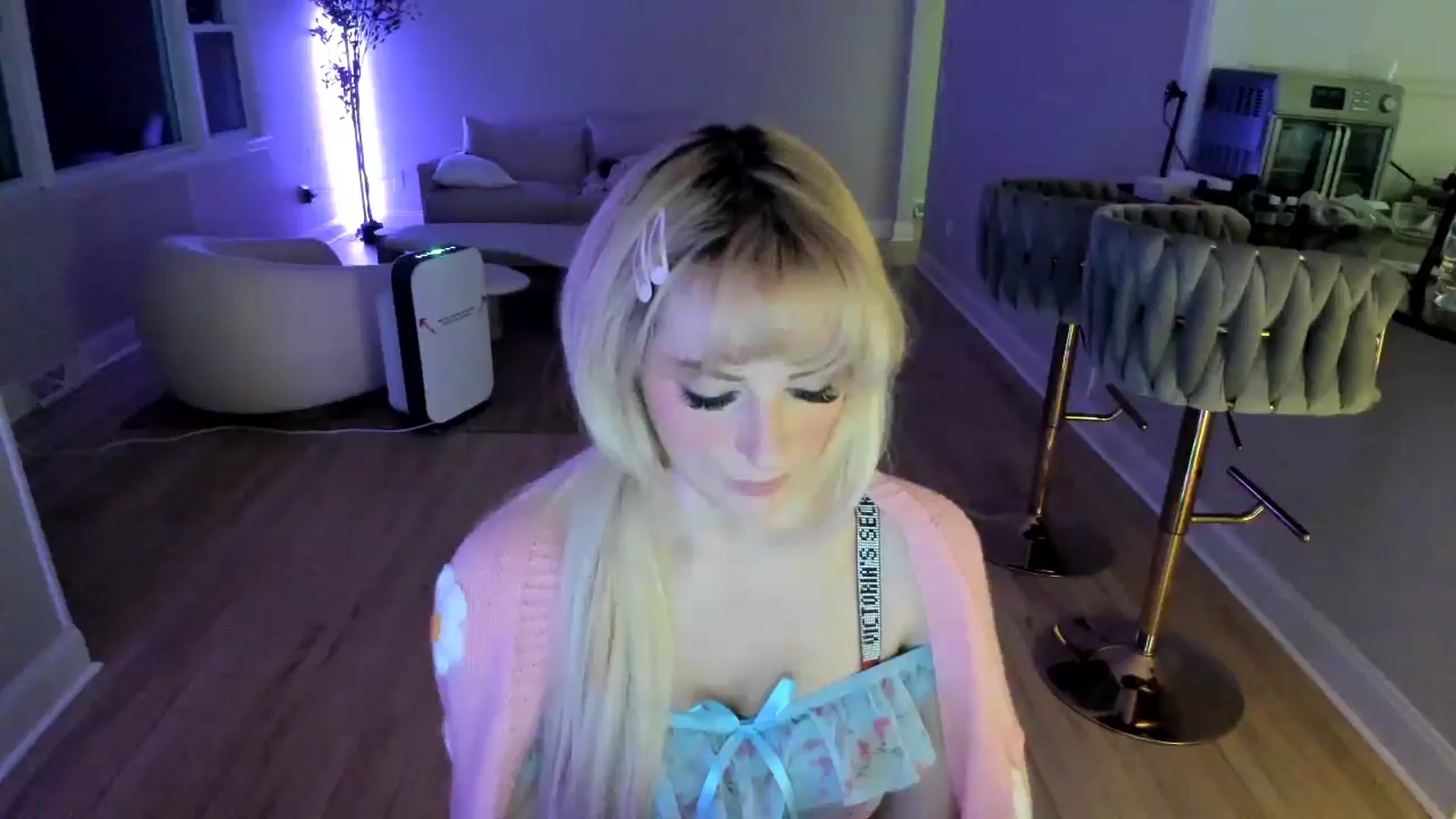 Gallery image thumbnail from Milk_Party's myfreecams stream on, 03/12/2025, 03:28 image 16 of 20