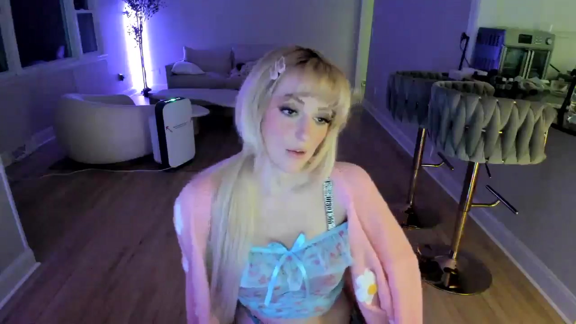 Gallery image thumbnail from Milk_Party's myfreecams stream on, 03/12/2025, 03:28 image 14 of 20
