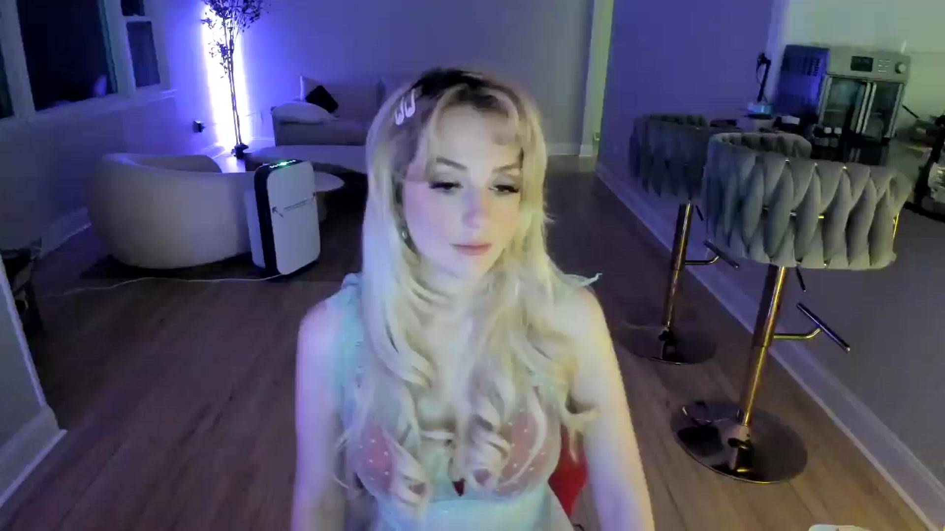 Gallery image thumbnail from Milk_Party's myfreecams stream on, 03/14/2025, 03:04 image 17 of 20