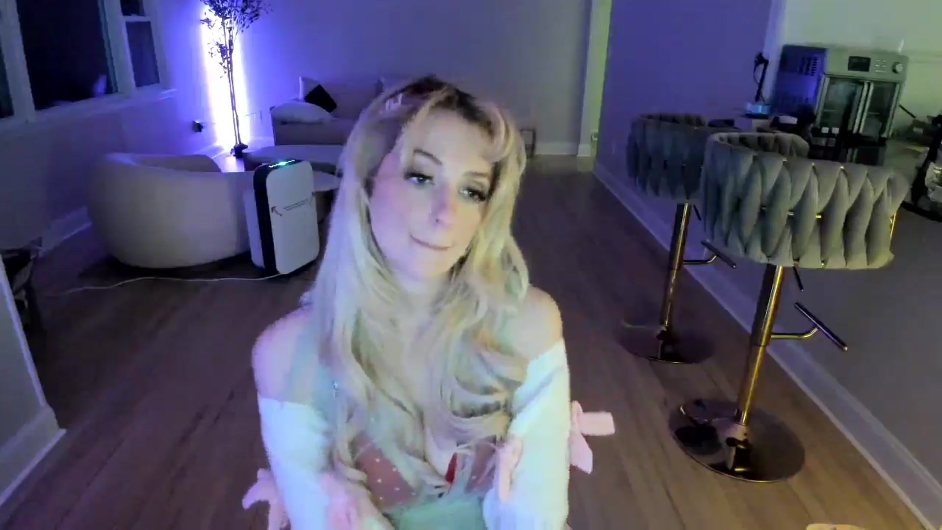 Gallery image thumbnail from Milk_Party's myfreecams stream on, 03/14/2025, 06:58 image 4 of 20