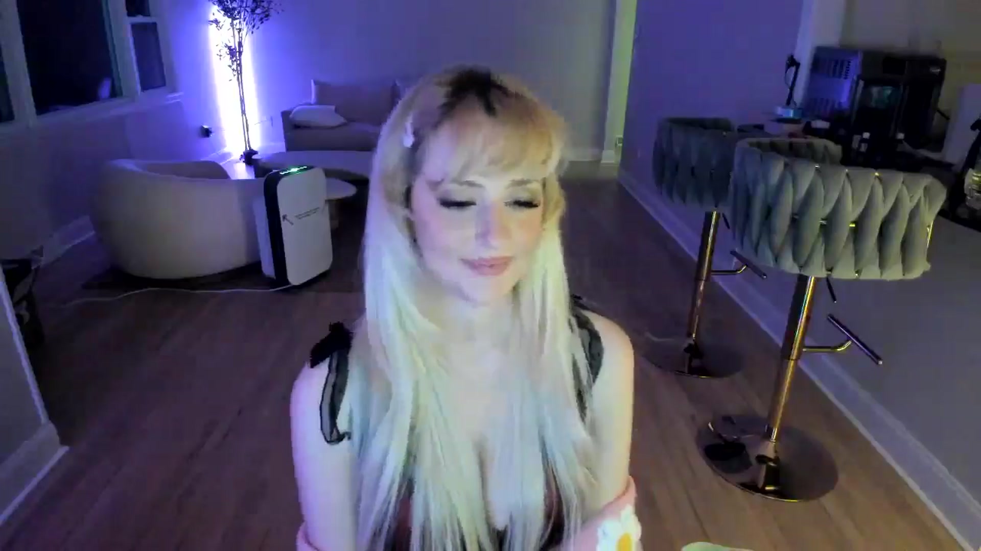 Gallery image thumbnail from Milk_Party's myfreecams stream on, 03/15/2025, 07:40 image 9 of 20