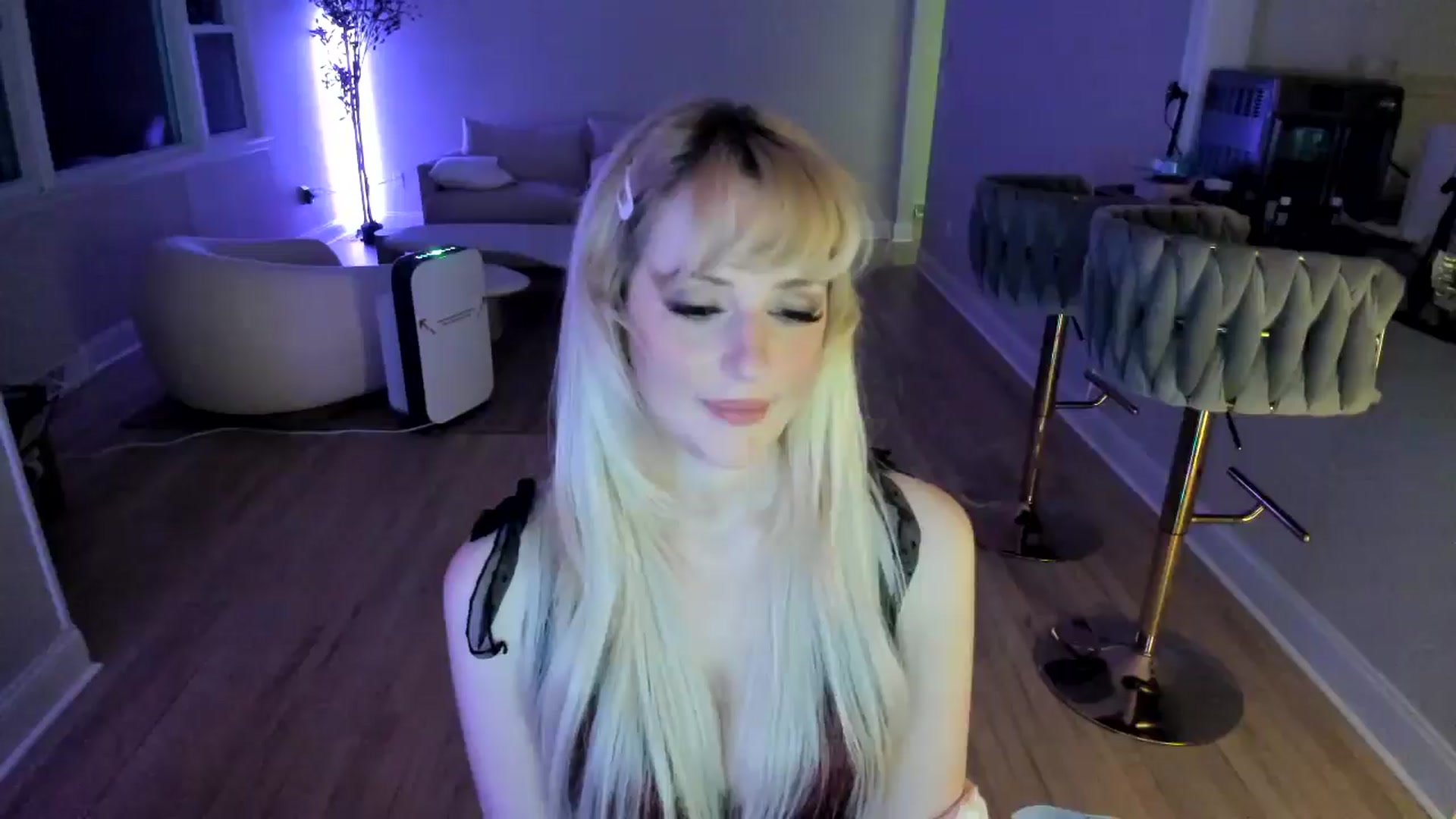 Gallery image thumbnail from Milk_Party's myfreecams stream on, 03/15/2025, 07:40 image 10 of 20