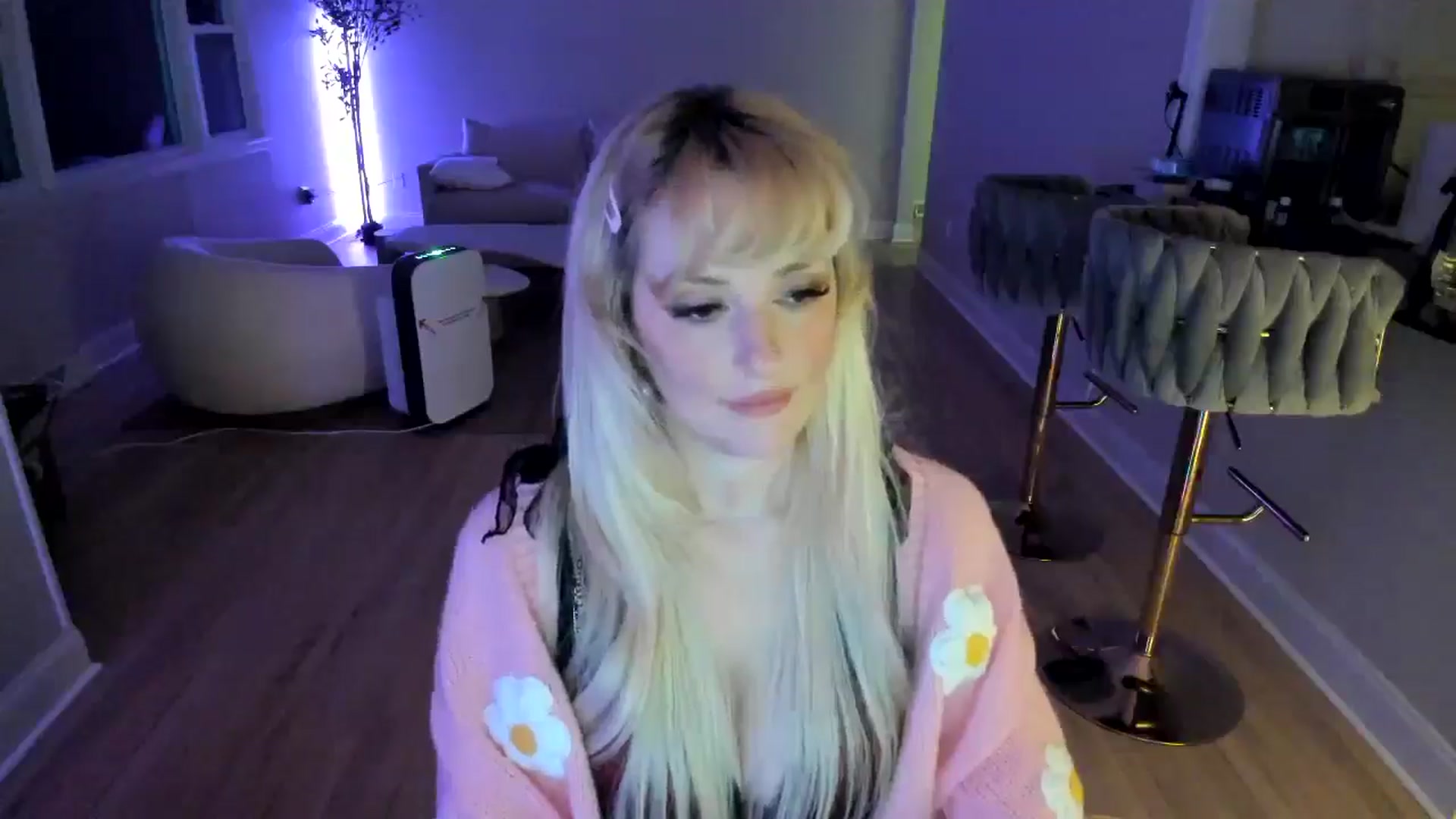Gallery image thumbnail from Milk_Party's myfreecams stream on, 03/15/2025, 07:40 image 11 of 20