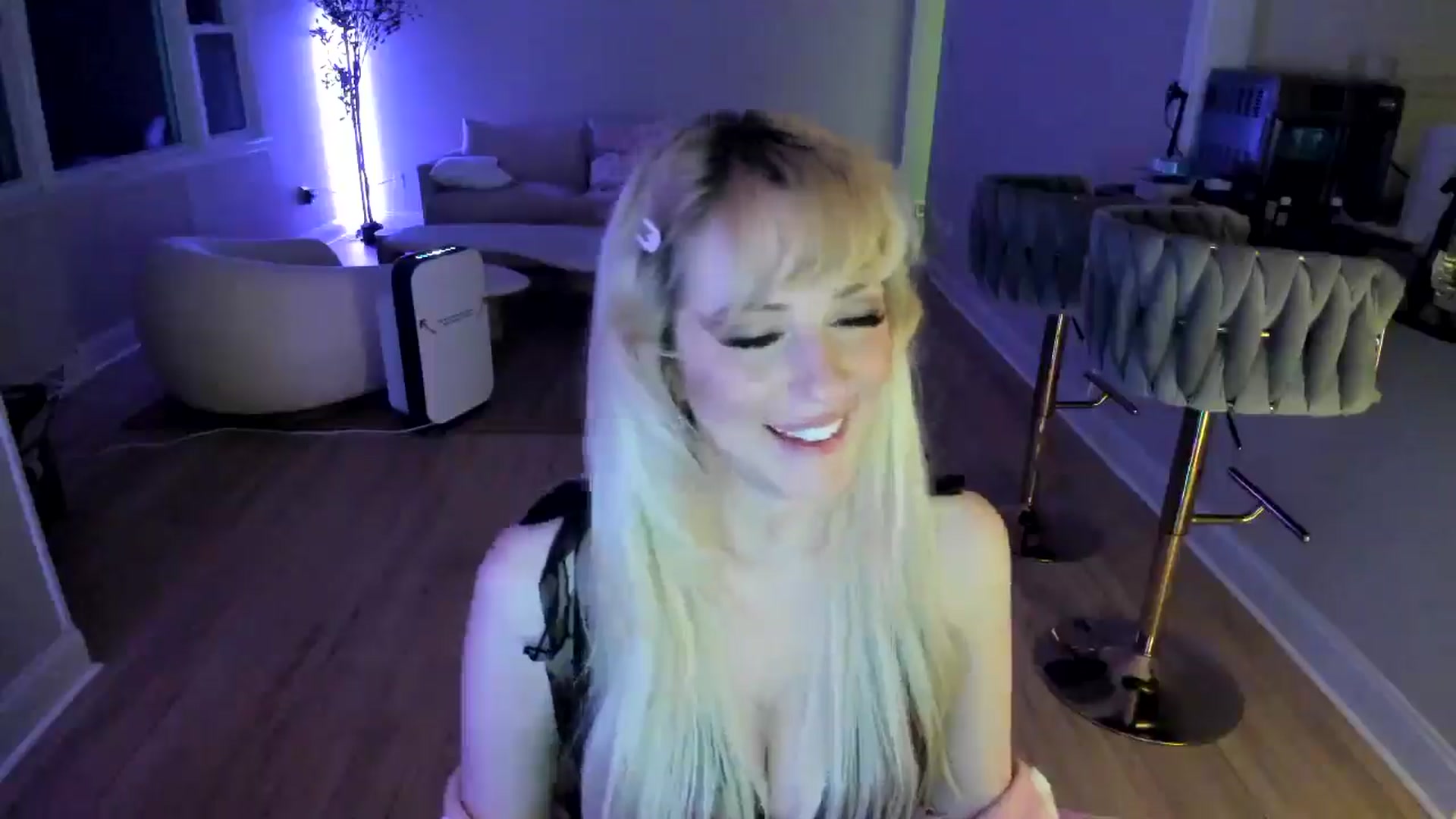 Gallery image thumbnail from Milk_Party's myfreecams stream on, 03/15/2025, 07:40 image 16 of 20