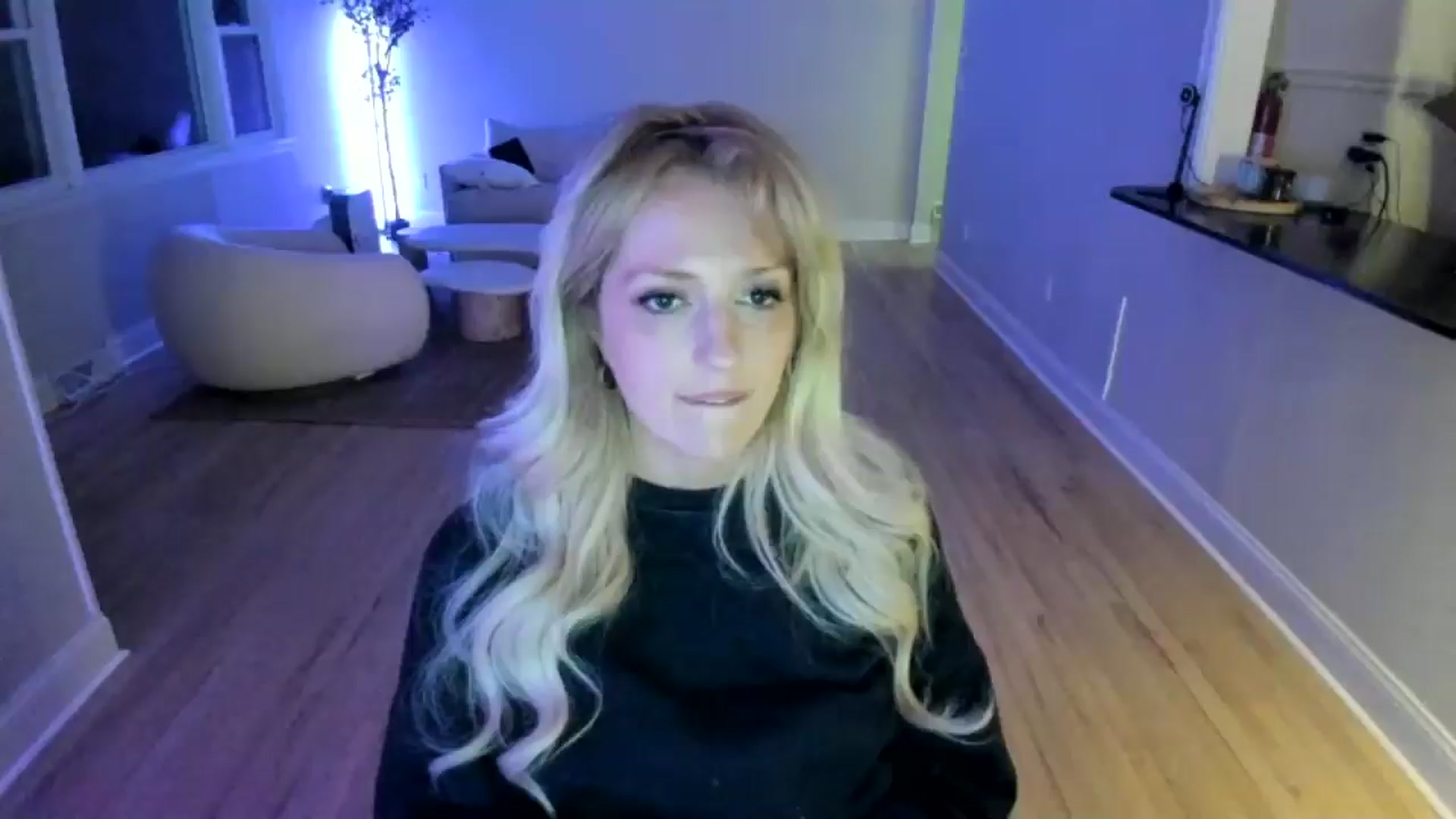 Gallery image thumbnail from Milk_Party's myfreecams stream on, 04/11/2025, 02:05 image 16 of 20