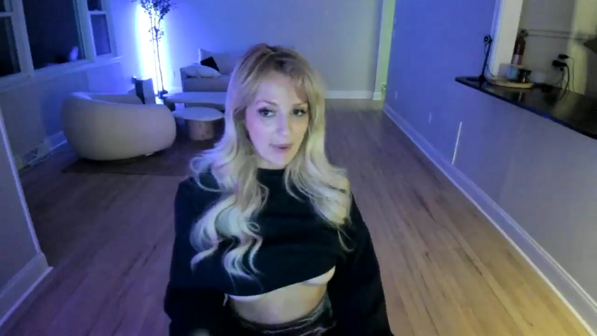 Gallery image thumbnail from Milk_Party's myfreecams stream on, 04/11/2025, 04:03 image 15 of 20