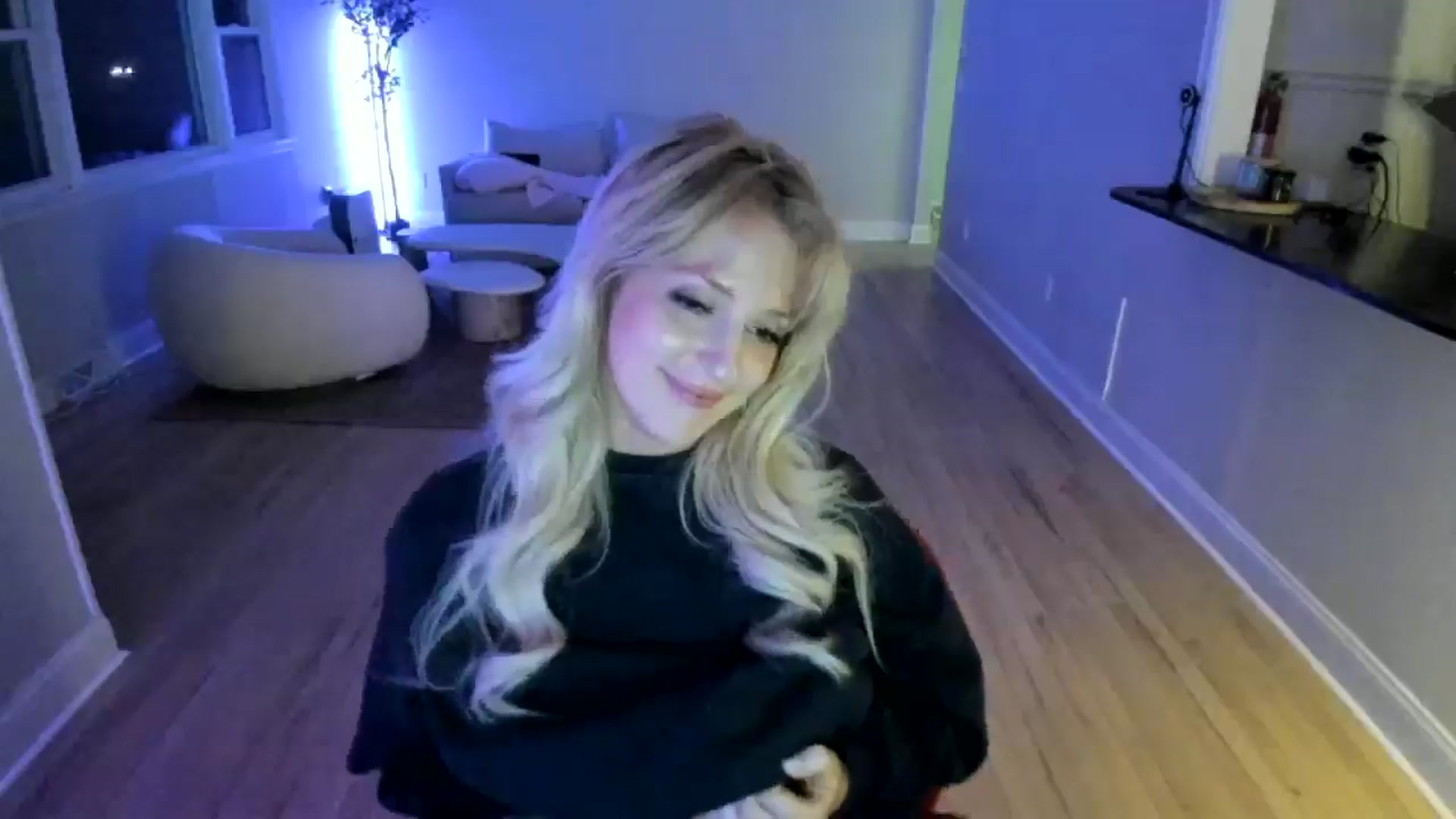 Gallery image thumbnail from Milk_Party's myfreecams stream on, 04/11/2025, 07:58 image 11 of 20