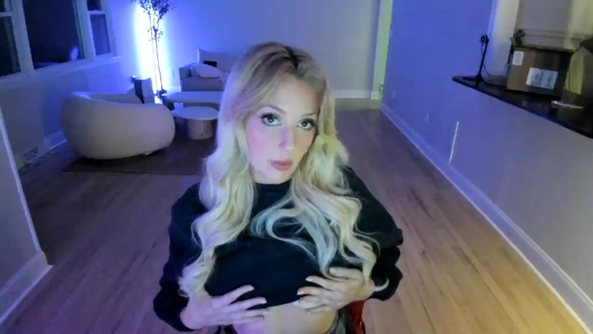 Gallery image thumbnail from Milk_Party's myfreecams stream on, 04/12/2025, 05:10 image 12 of 20