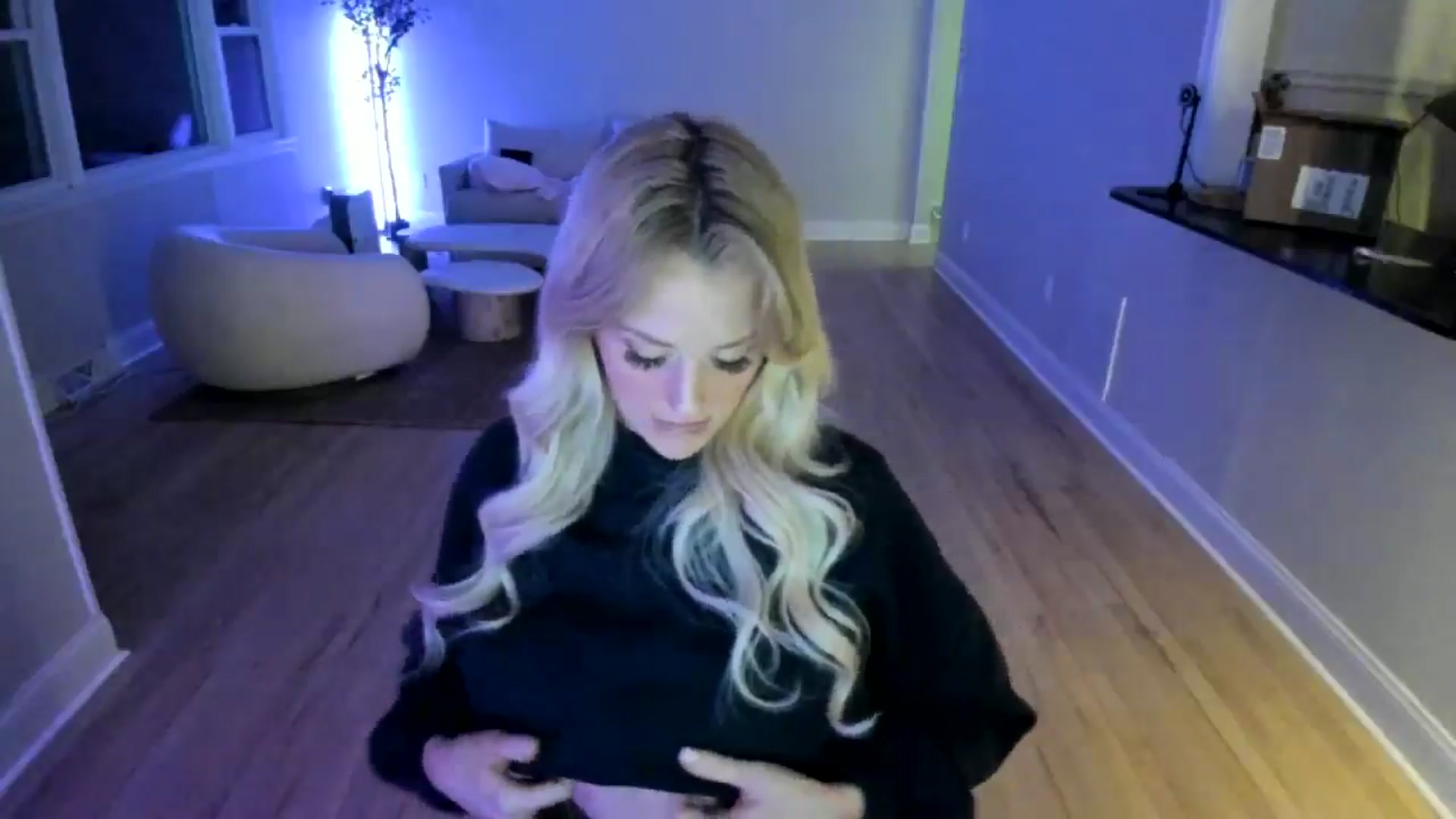 Gallery image thumbnail from Milk_Party's myfreecams stream on, 04/12/2025, 05:10 image 9 of 20