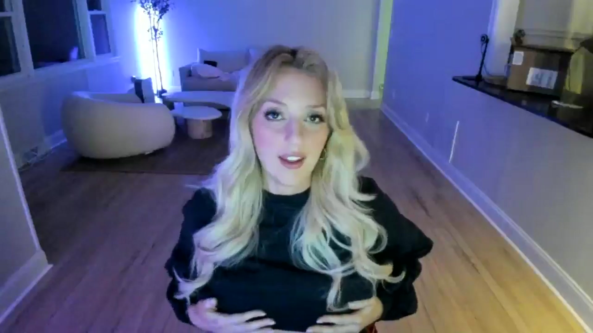Gallery image thumbnail from Milk_Party's myfreecams stream on, 04/12/2025, 05:10 image 4 of 20