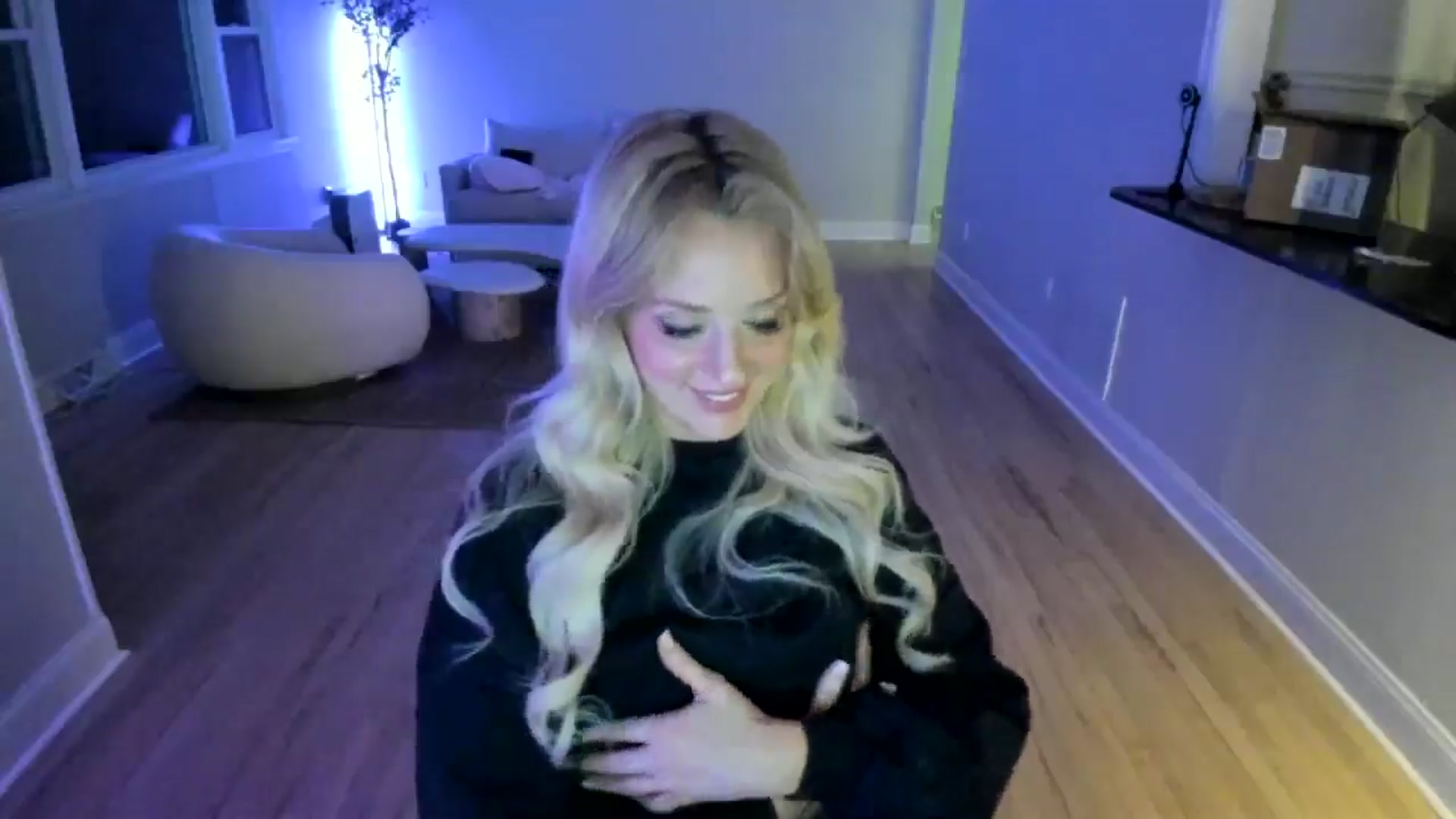 Gallery image thumbnail from Milk_Party's myfreecams stream on, 04/12/2025, 05:10 image 15 of 20