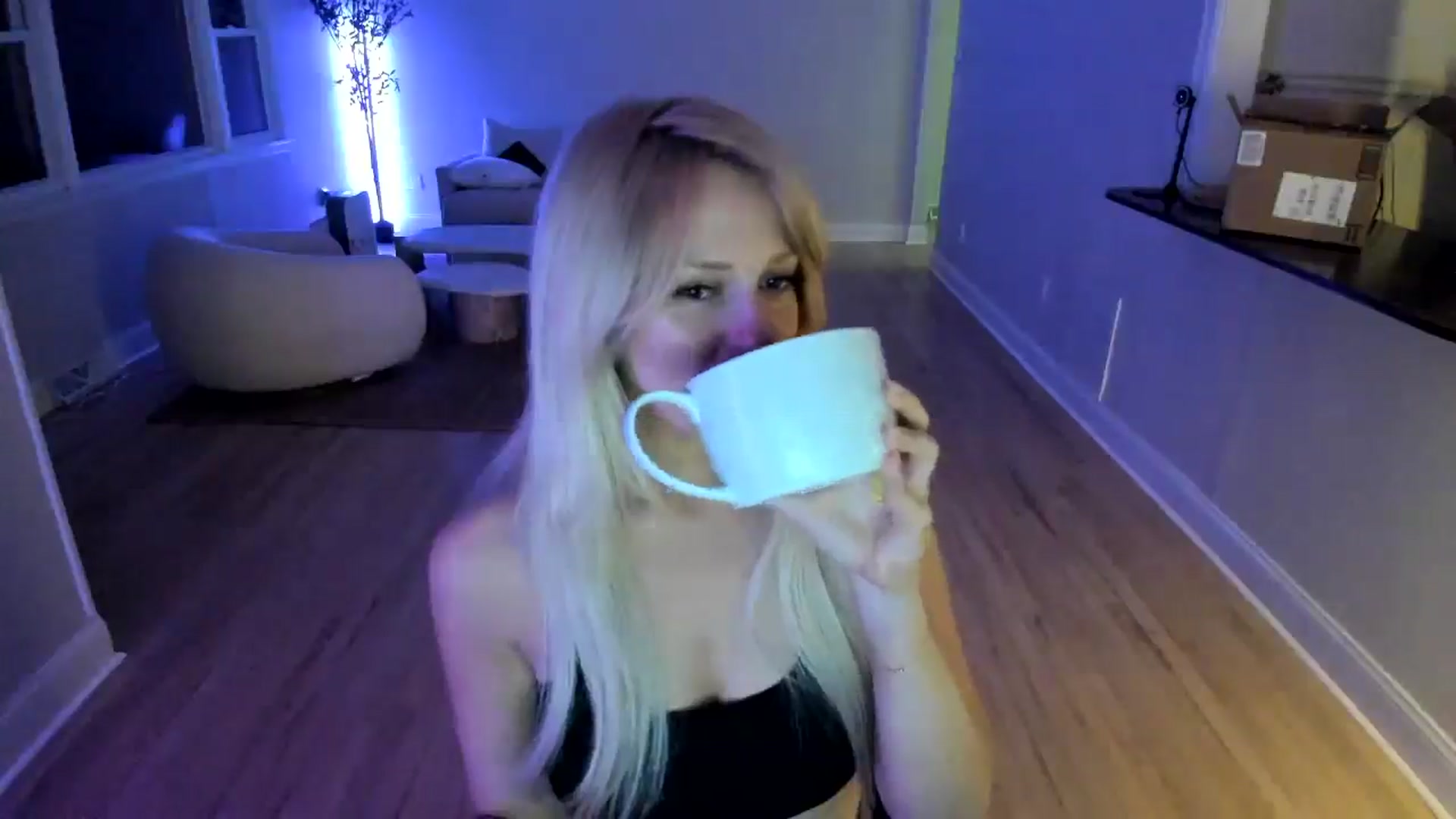 Gallery image thumbnail from Milk_Party's myfreecams stream on, 04/14/2025, 02:36 image 13 of 20