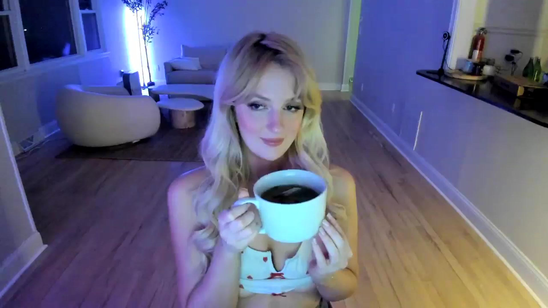 Gallery image thumbnail from Milk_Party's myfreecams stream on, 04/17/2025, 02:06 image 10 of 20