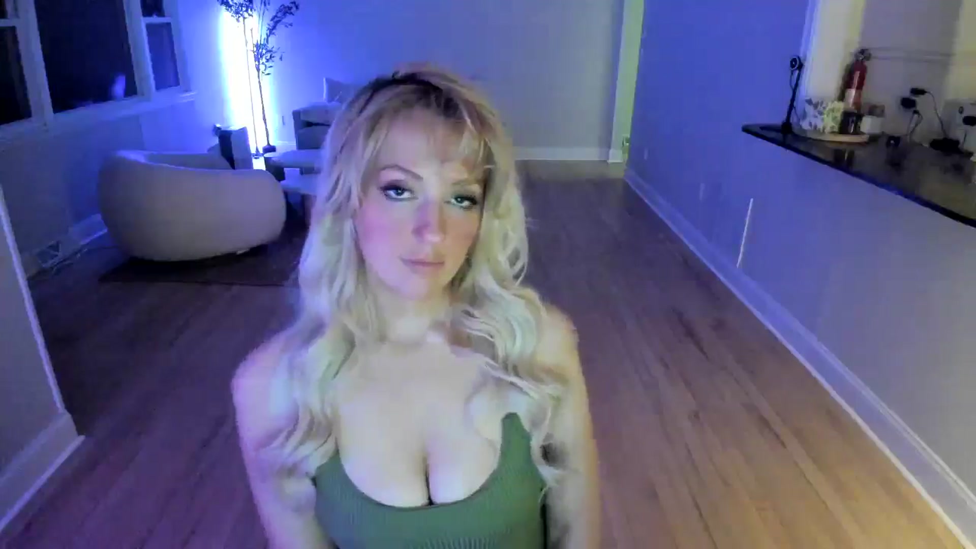 Gallery image thumbnail from Milk_Party's myfreecams stream on, 04/21/2025, 03:23 image 9 of 20