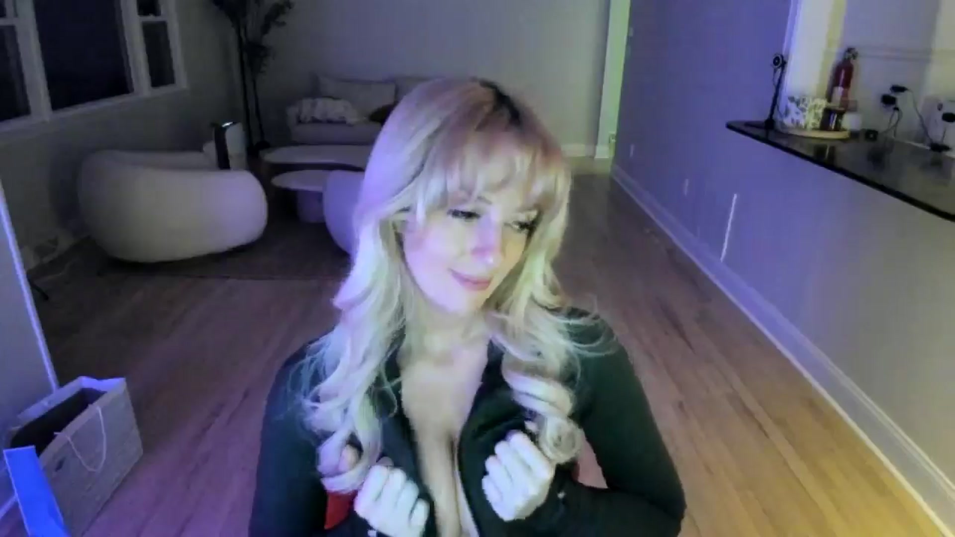 Gallery image thumbnail from Milk_Party's myfreecams stream on, 04/25/2025, 06:29 image 12 of 20
